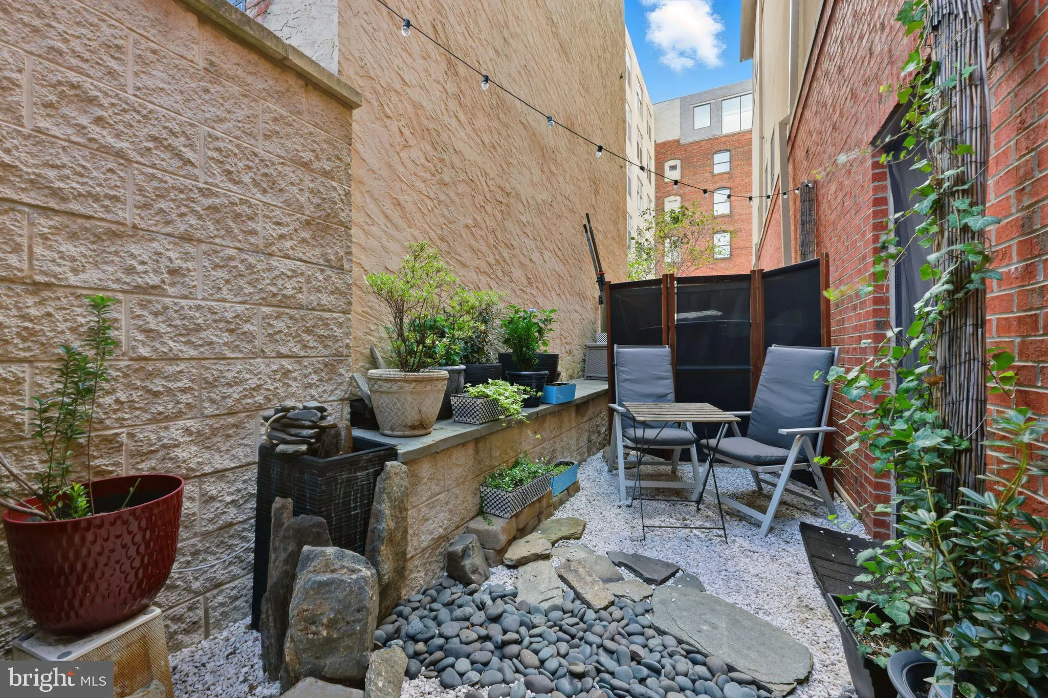 Philadelphia, Pennsylvania 19106, United States, 2 Bedrooms Bedrooms, ,3 BathroomsBathrooms,Residential,Active,231726