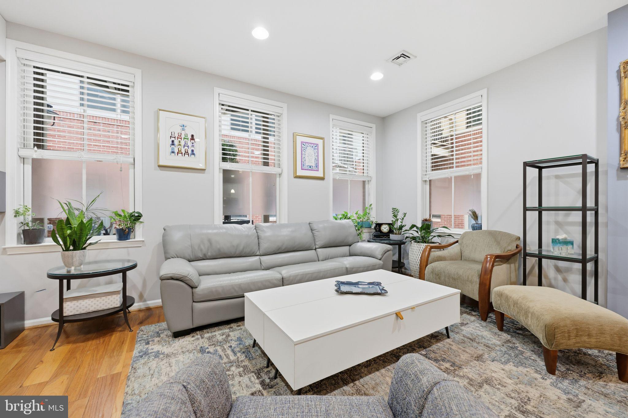 131 N BREAD STREET C1