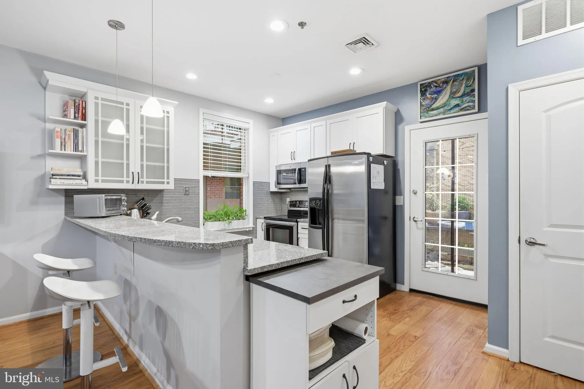 Philadelphia, Pennsylvania 19106, United States, 2 Bedrooms Bedrooms, ,3 BathroomsBathrooms,Residential,Active,231726