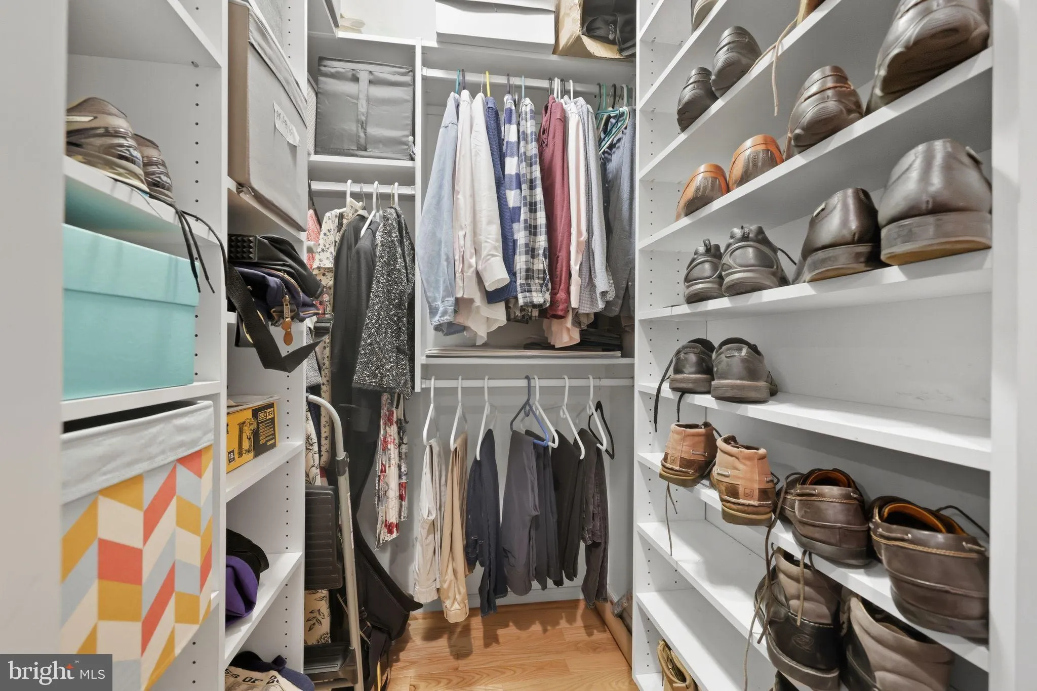 Philadelphia, Pennsylvania 19106, United States, 2 Bedrooms Bedrooms, ,3 BathroomsBathrooms,Residential,Active,231726