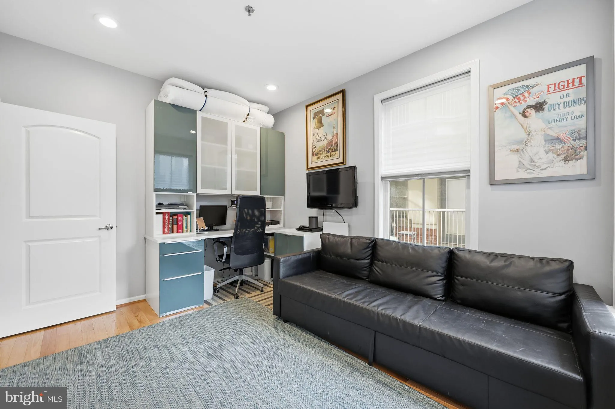 Philadelphia, Pennsylvania 19106, United States, 2 Bedrooms Bedrooms, ,3 BathroomsBathrooms,Residential,Active,231726