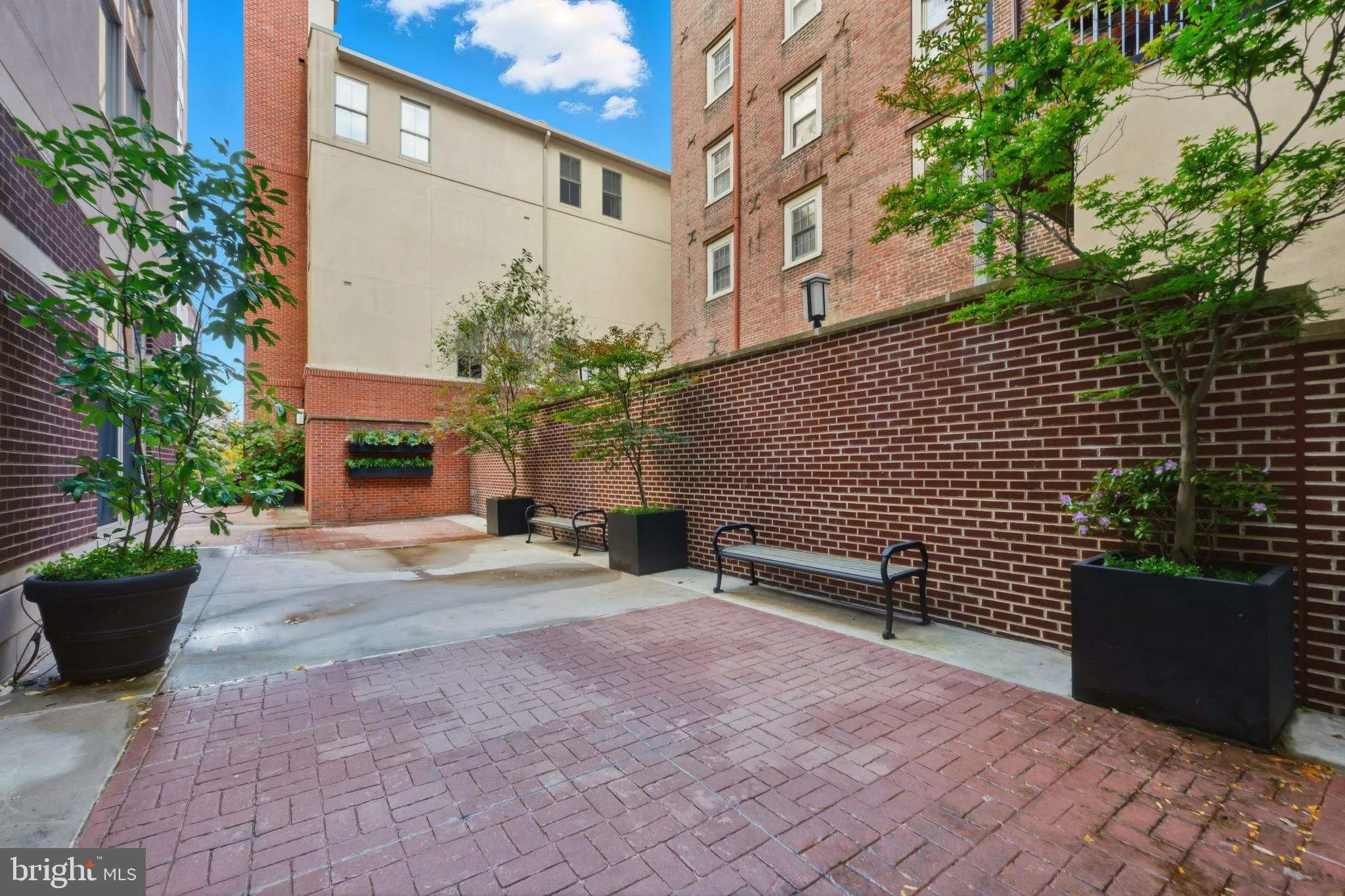 Philadelphia, Pennsylvania 19106, United States, 2 Bedrooms Bedrooms, ,3 BathroomsBathrooms,Residential,Active,231726