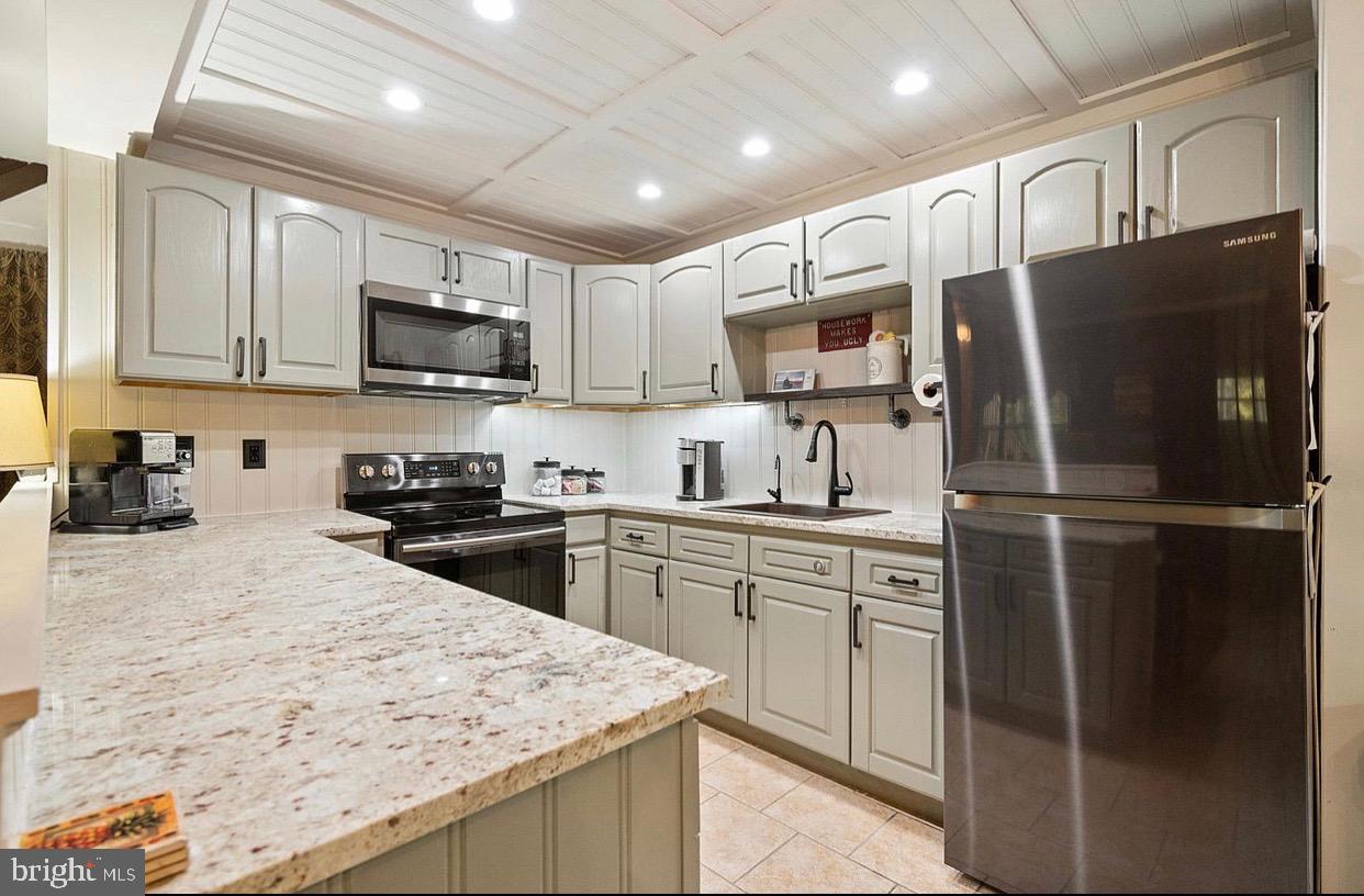 WINONA LAKES - Residential