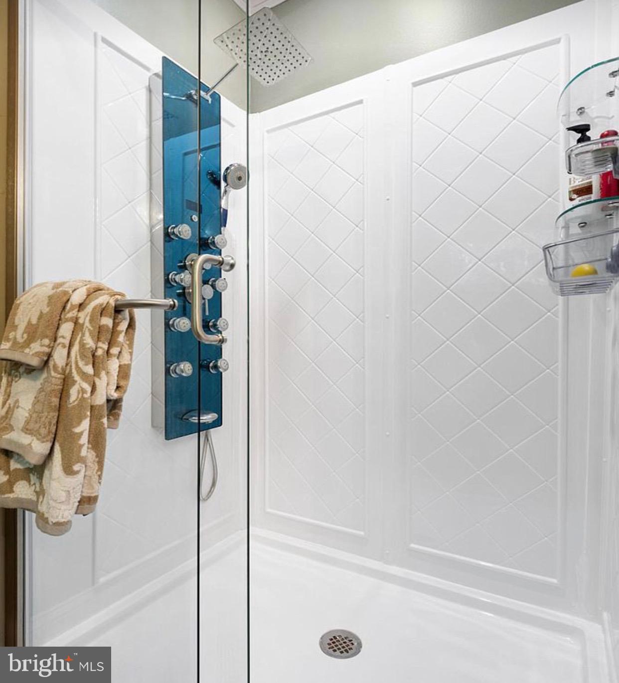 WINONA LAKES - Residential