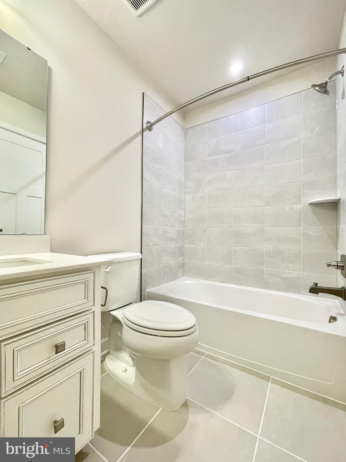 ELLIPSE AT WESTFIELDS - Residential Lease