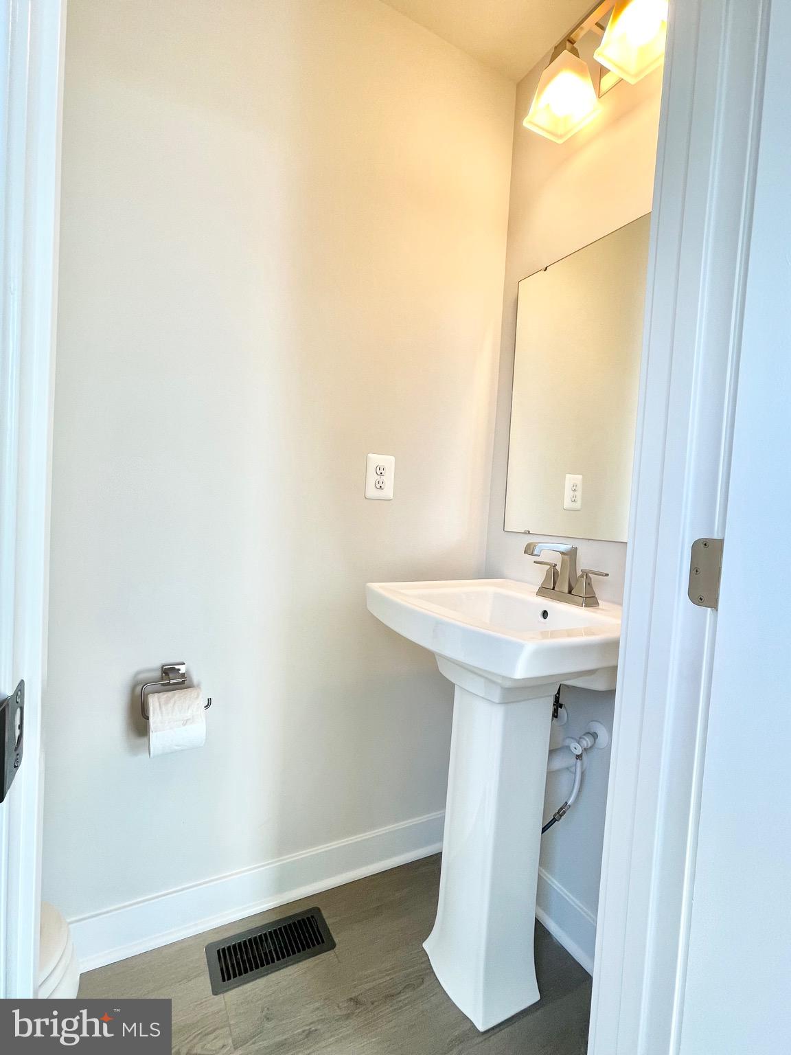 ELLIPSE AT WESTFIELDS - Residential Lease