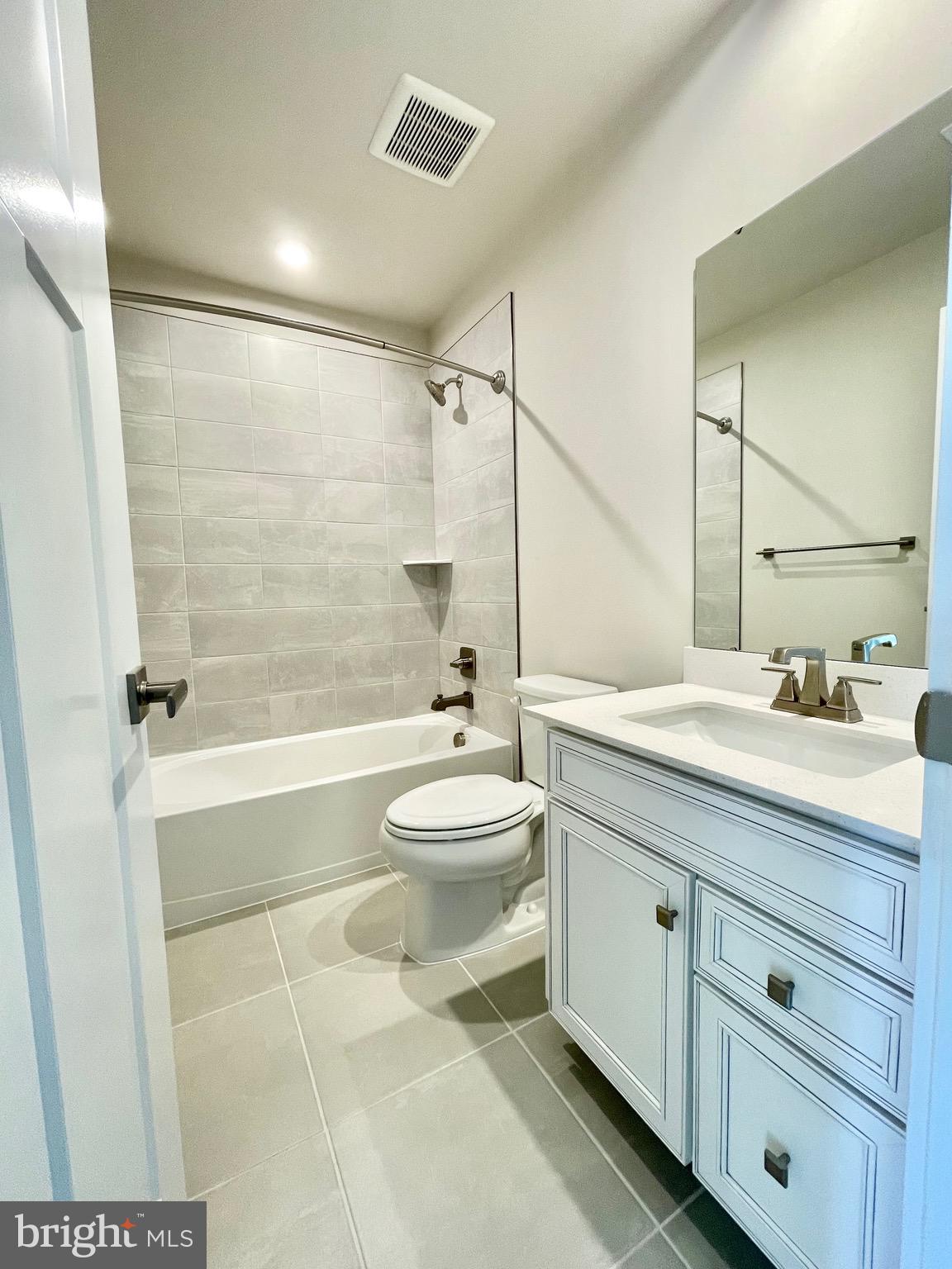 ELLIPSE AT WESTFIELDS - Residential Lease