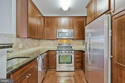 11750 Old Georgetown Rd Unit 2524, Rockville, MD MLS: MDMC2163298