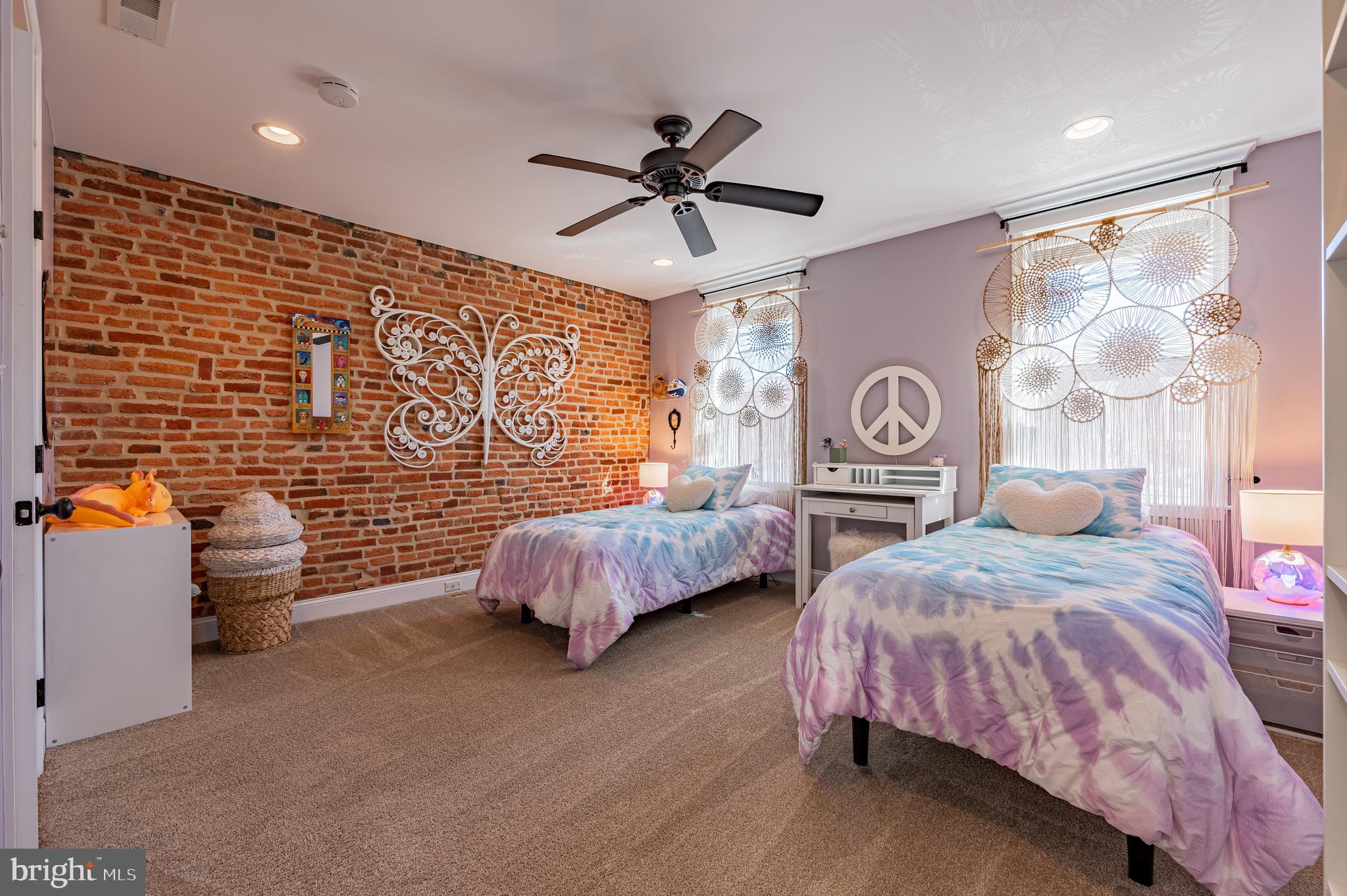 LOCUST POINT - Residential