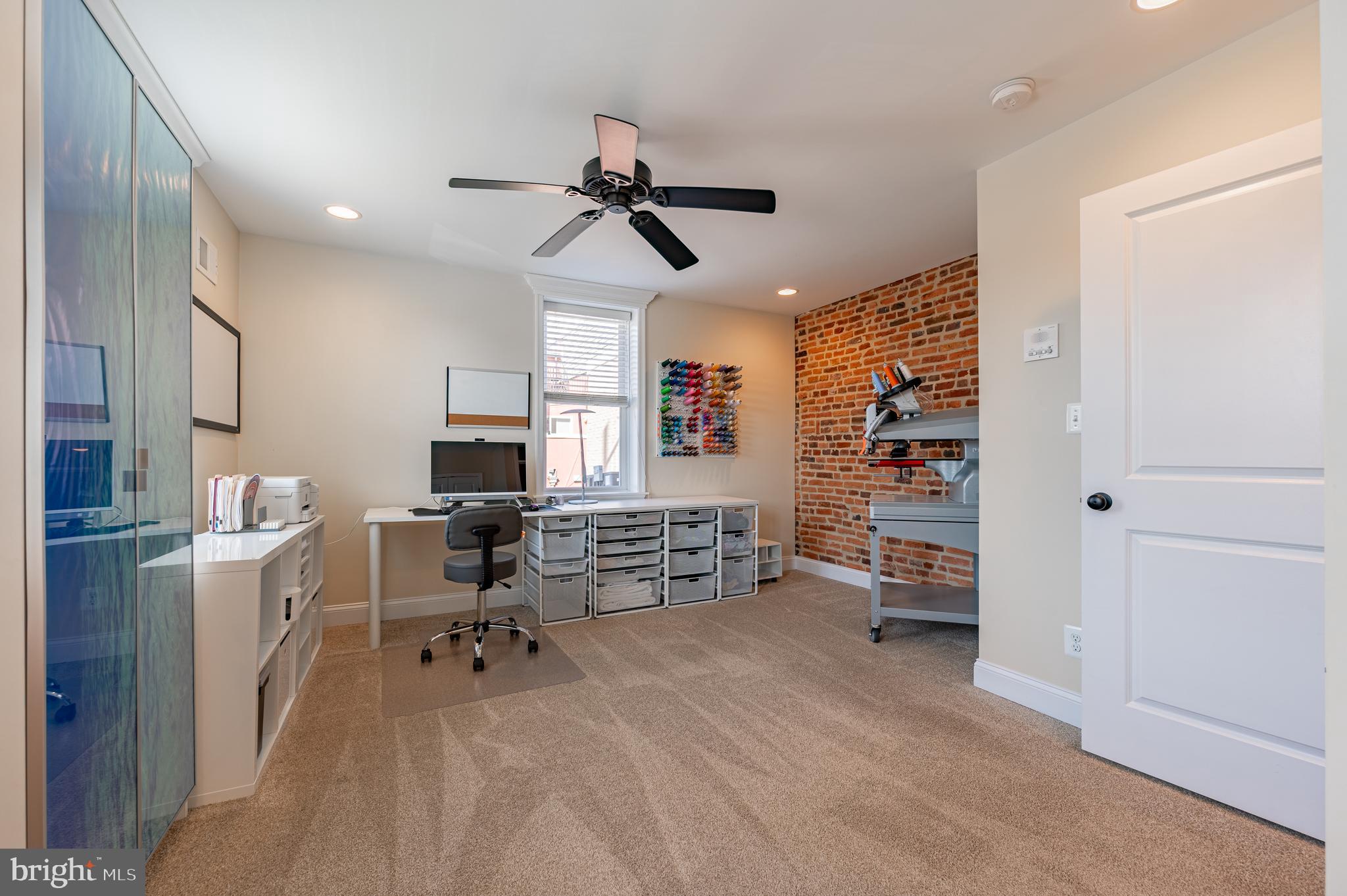 LOCUST POINT - Residential