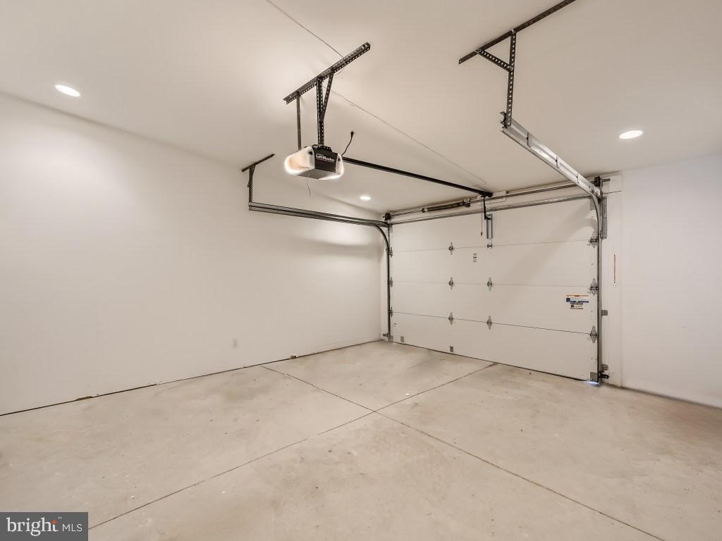 LOCUST POINT - Residential