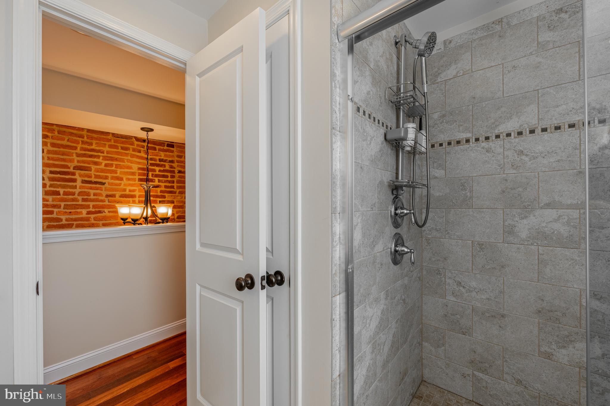 LOCUST POINT - Residential