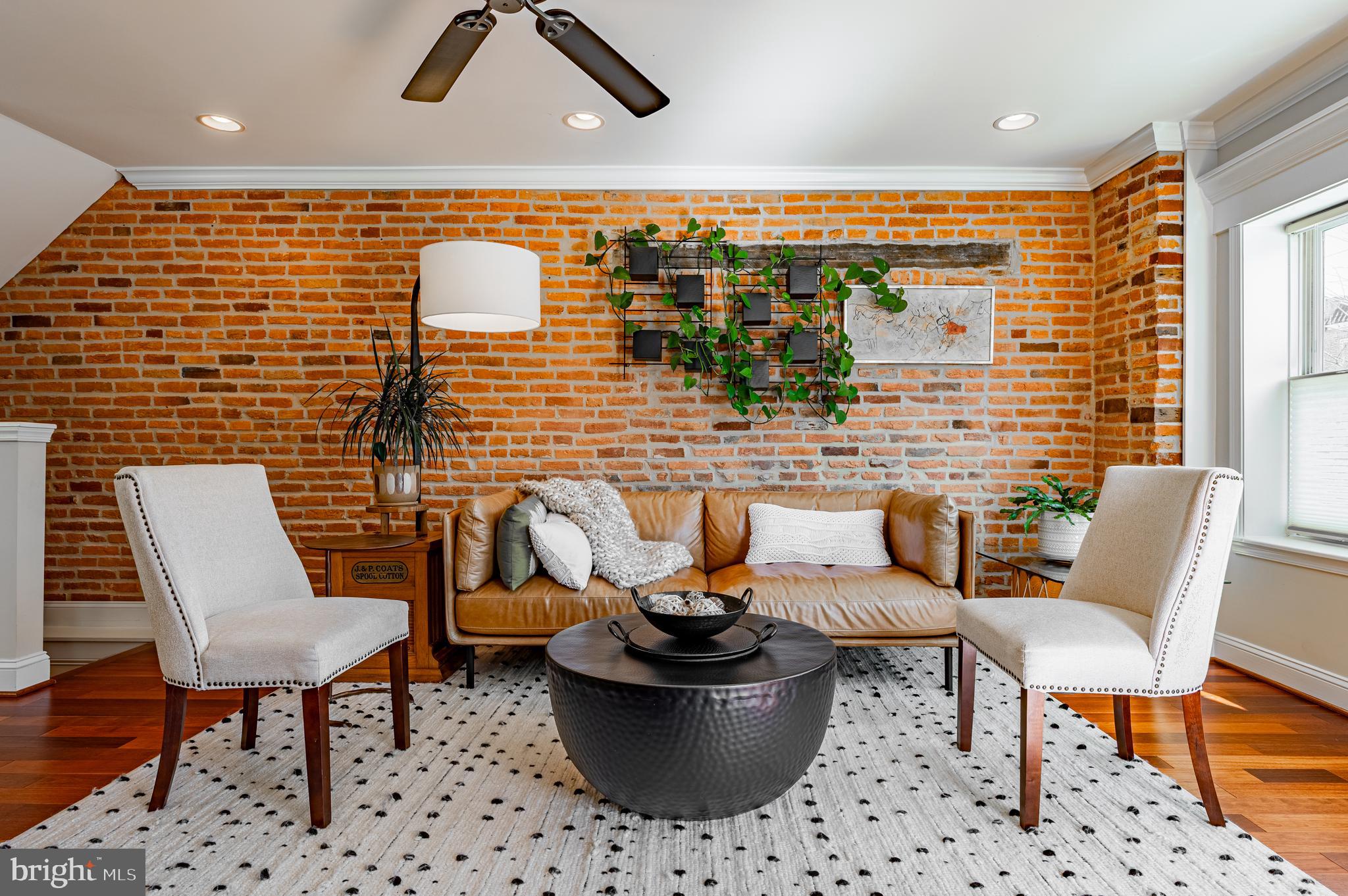 LOCUST POINT - Residential