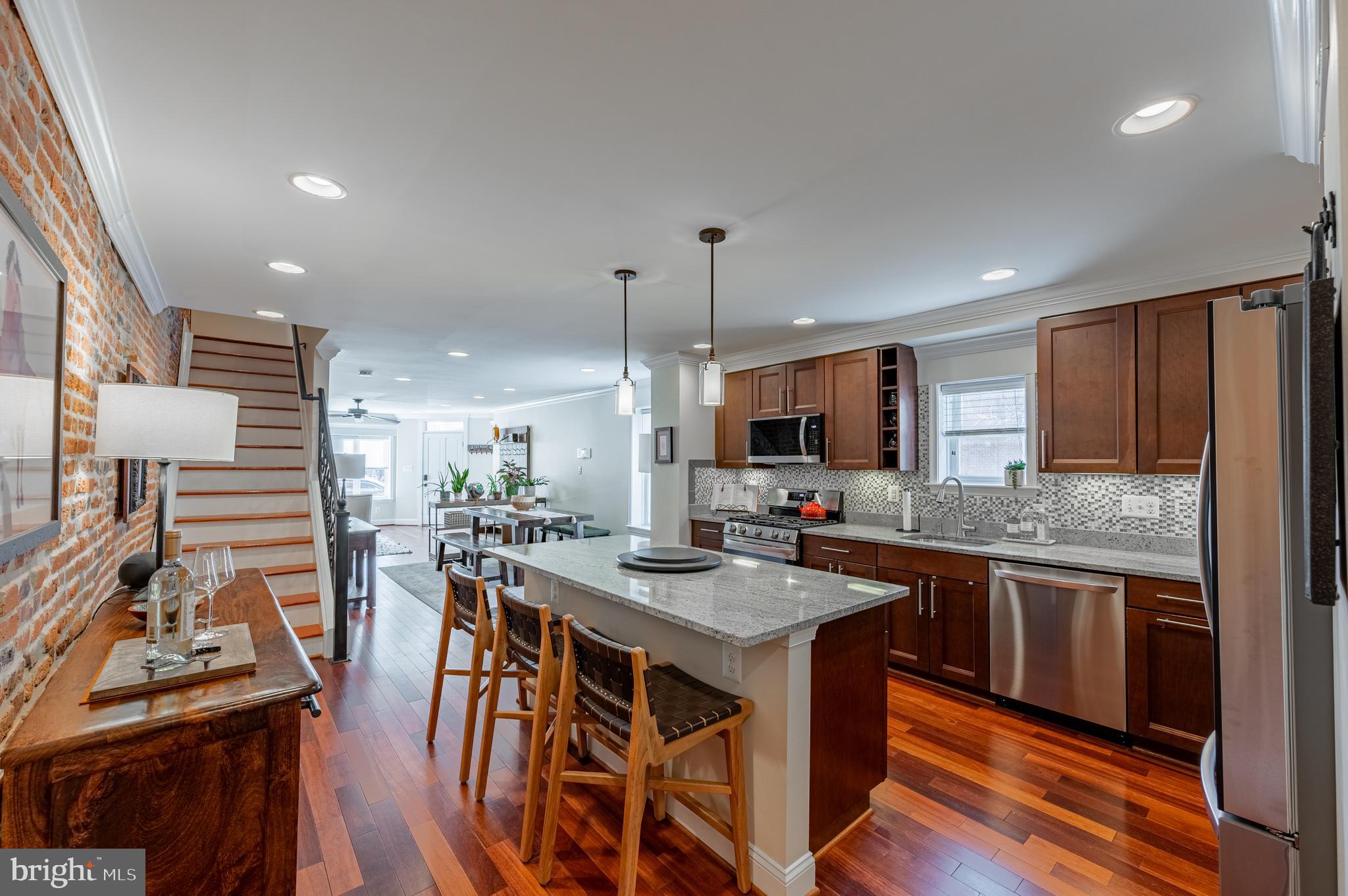 LOCUST POINT - Residential