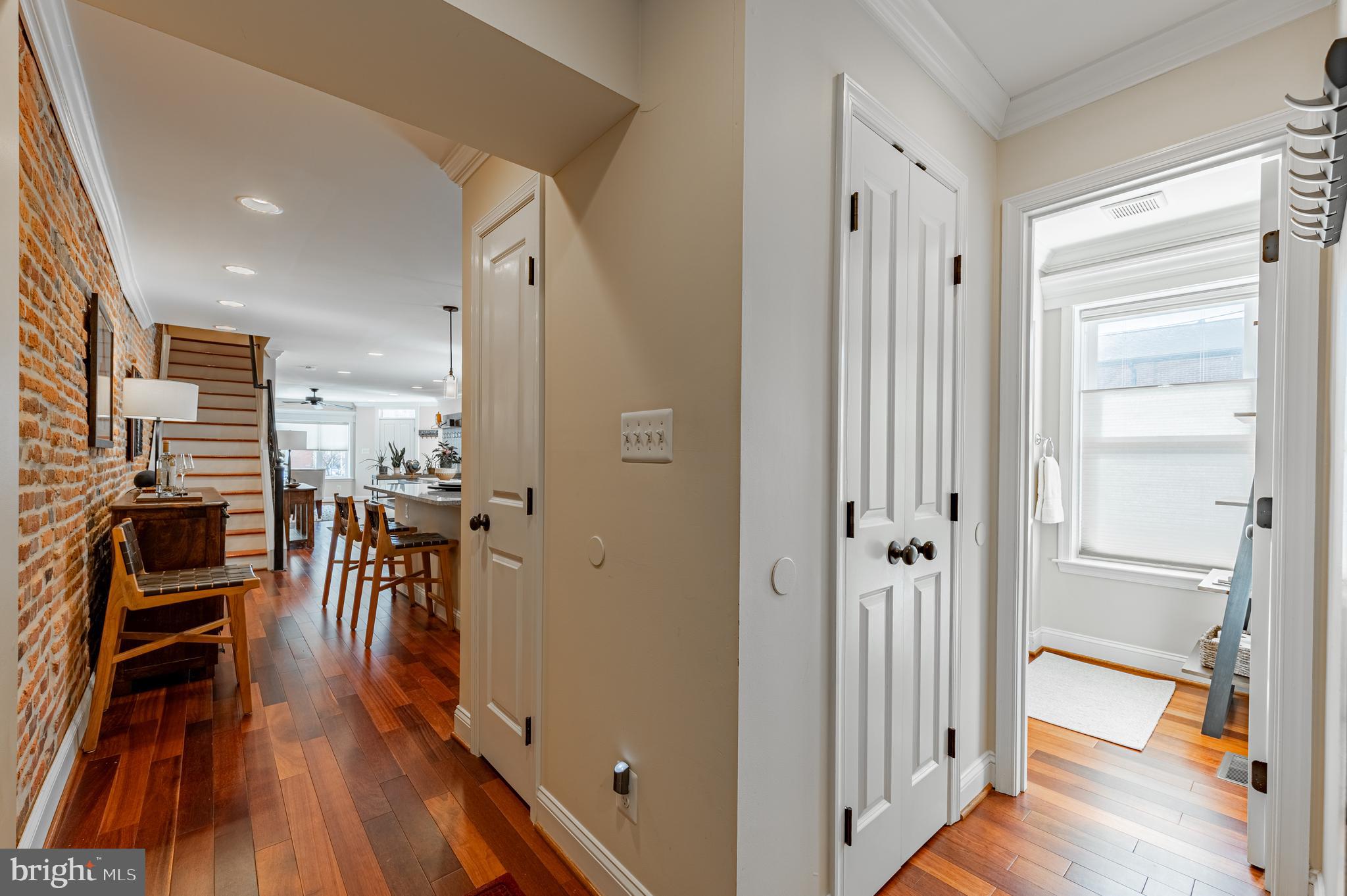 LOCUST POINT - Residential