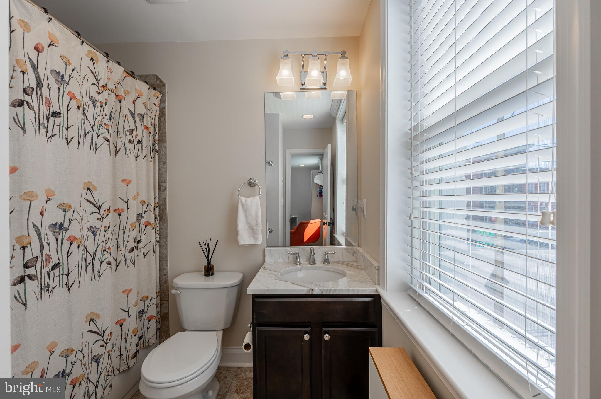 LOCUST POINT - Residential