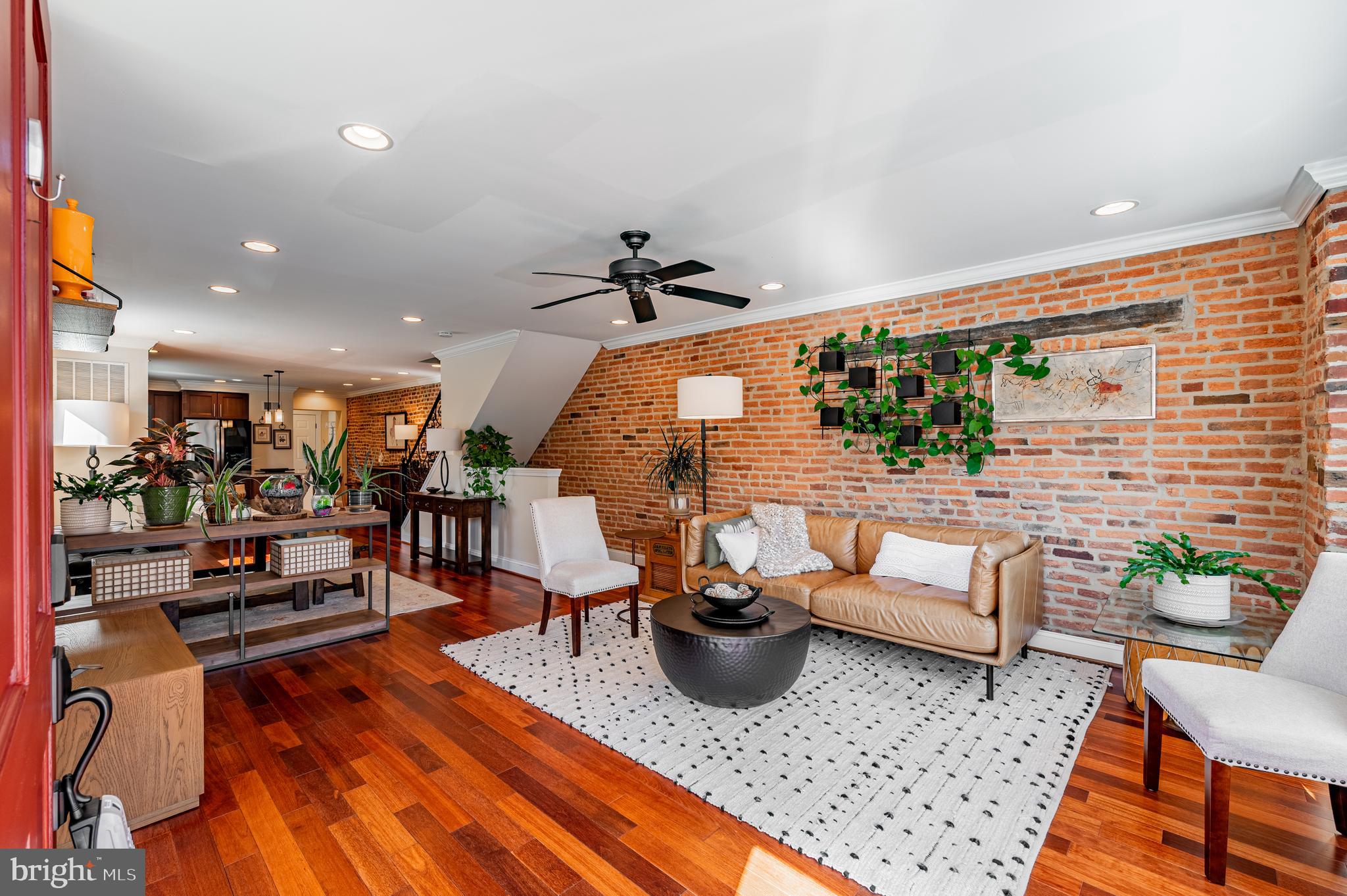 LOCUST POINT - Residential