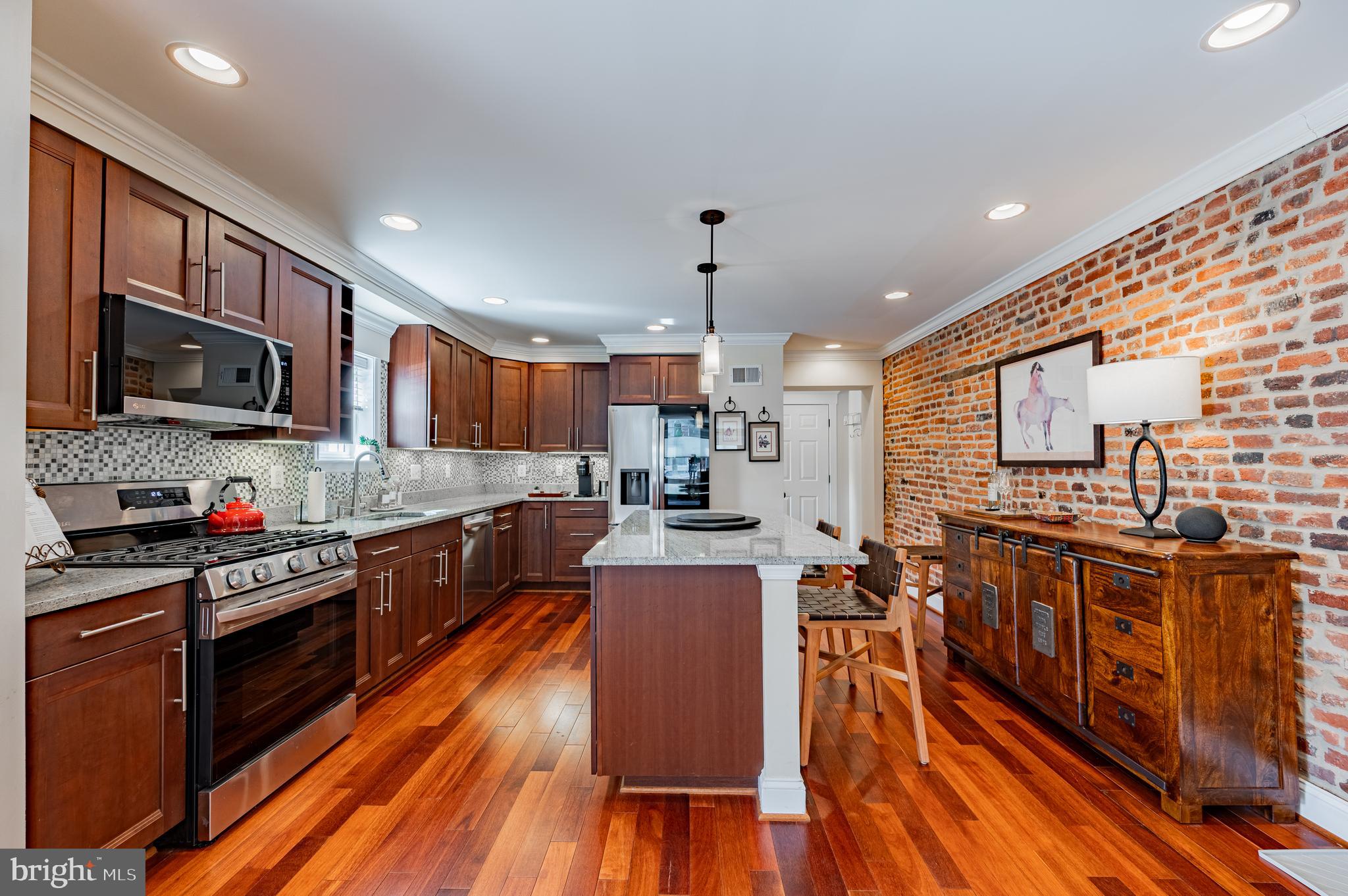 LOCUST POINT - Residential