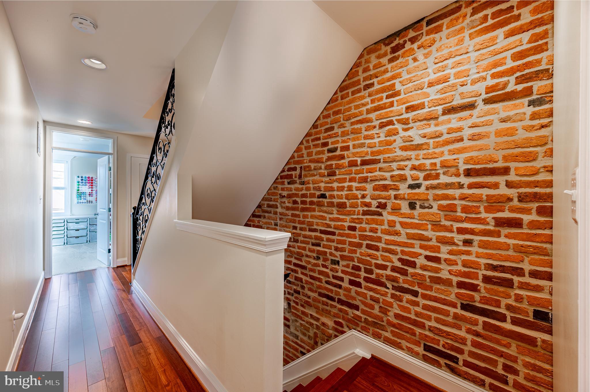 LOCUST POINT - Residential