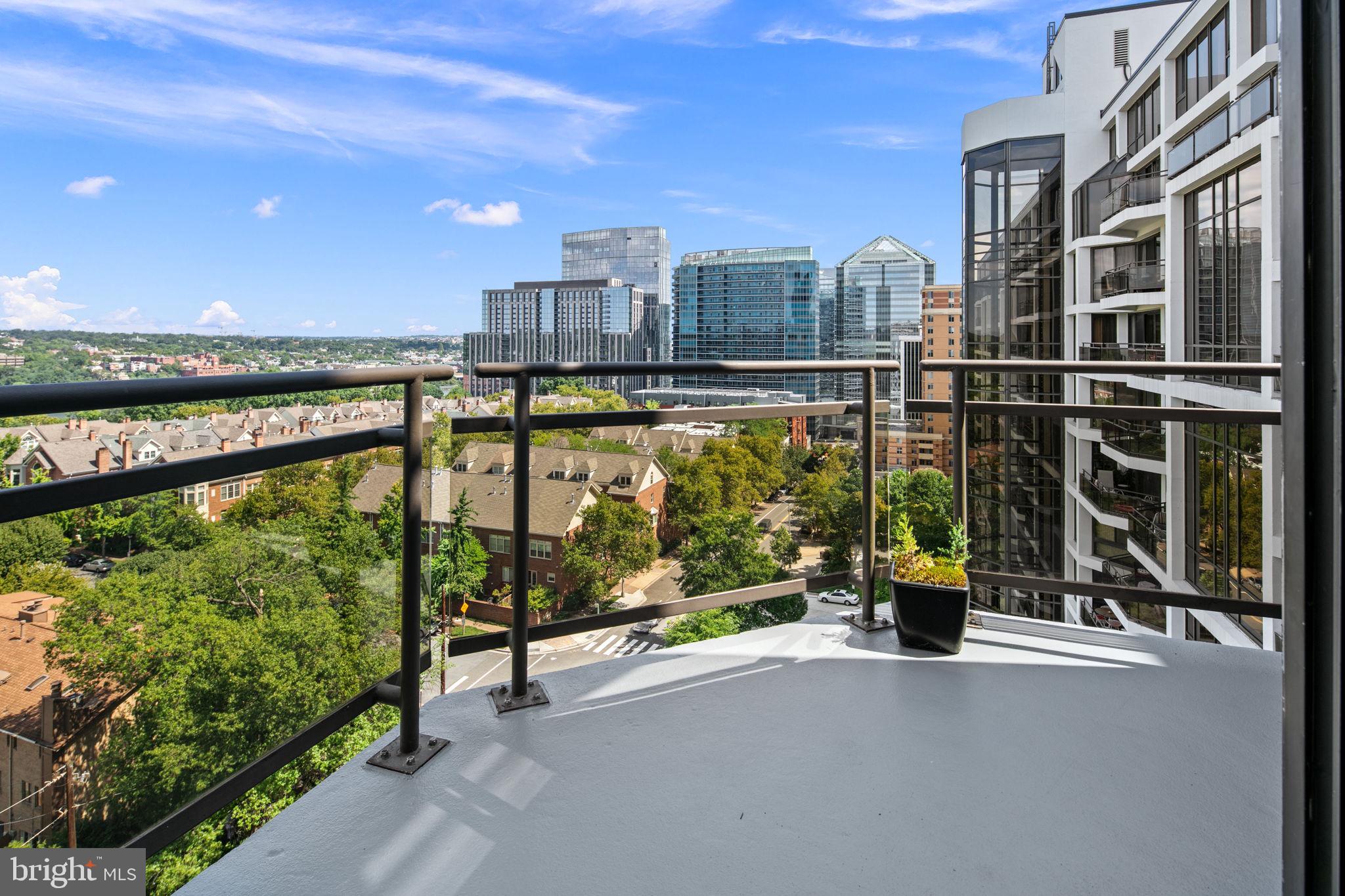 THE ATRIUM - Residential