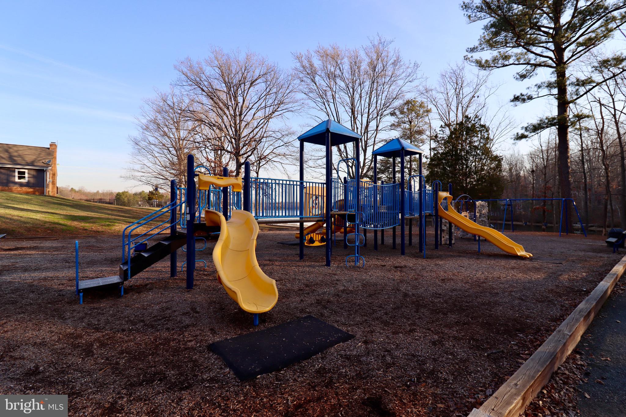 LAKE LAND - Residential