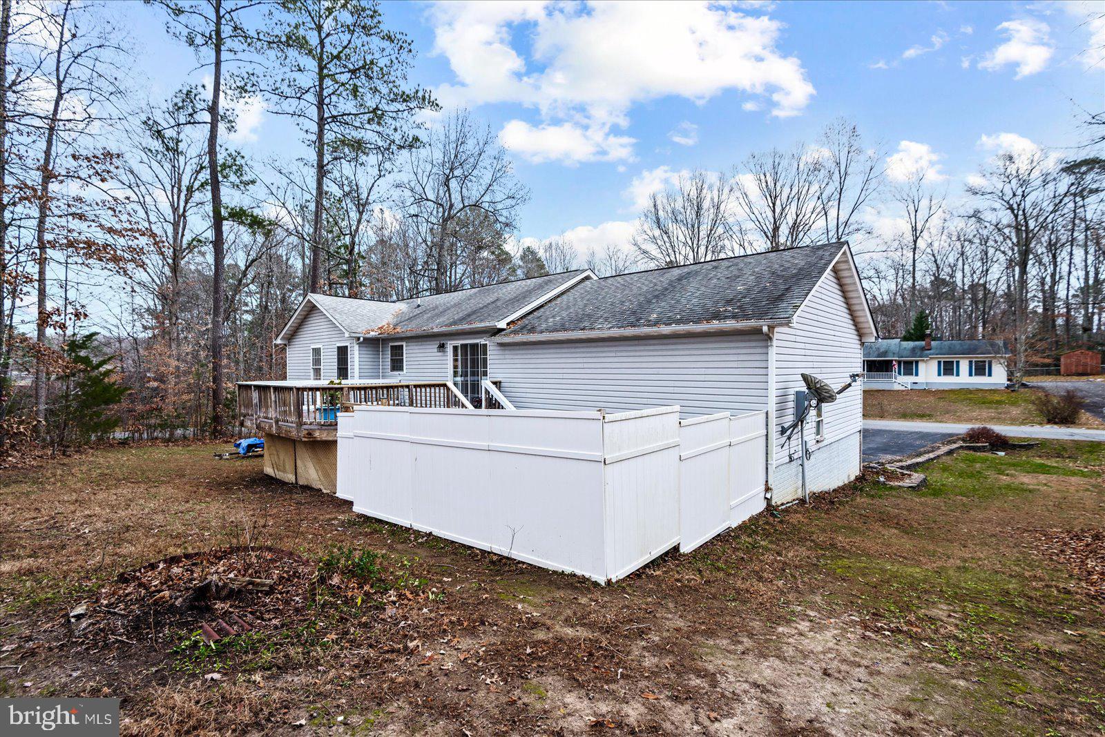 LAKE LAND - Residential