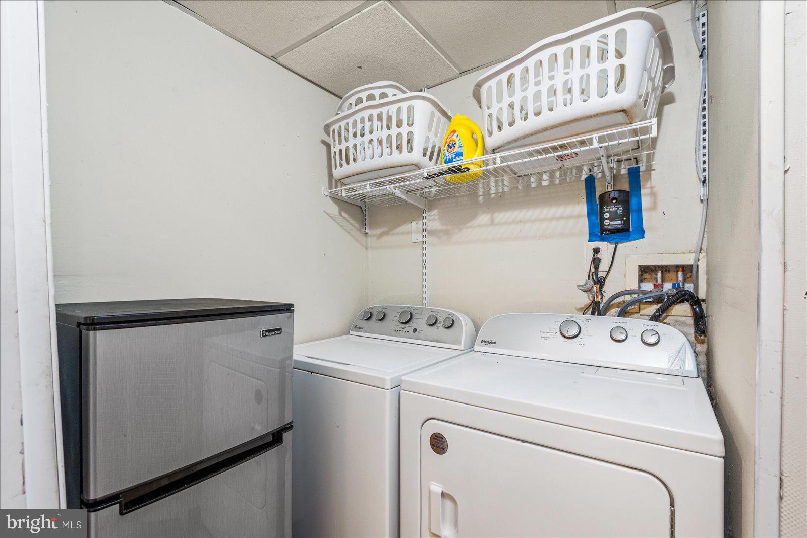 LAKE LAND - Residential