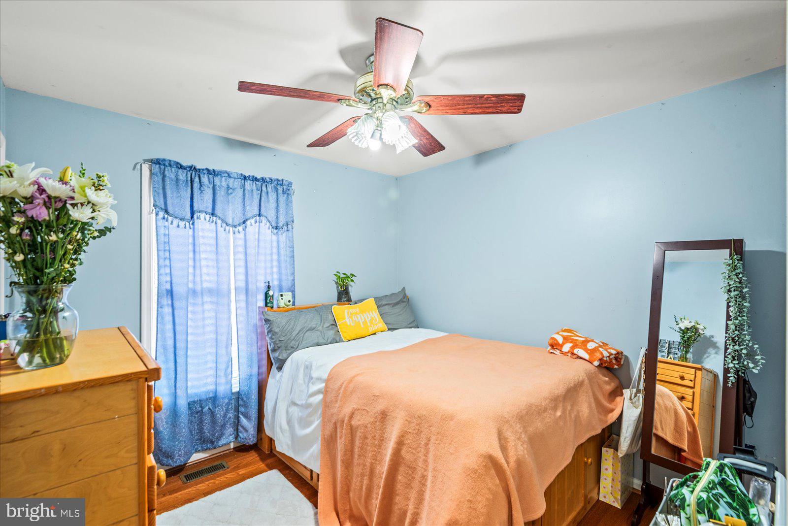 LAKE LAND - Residential