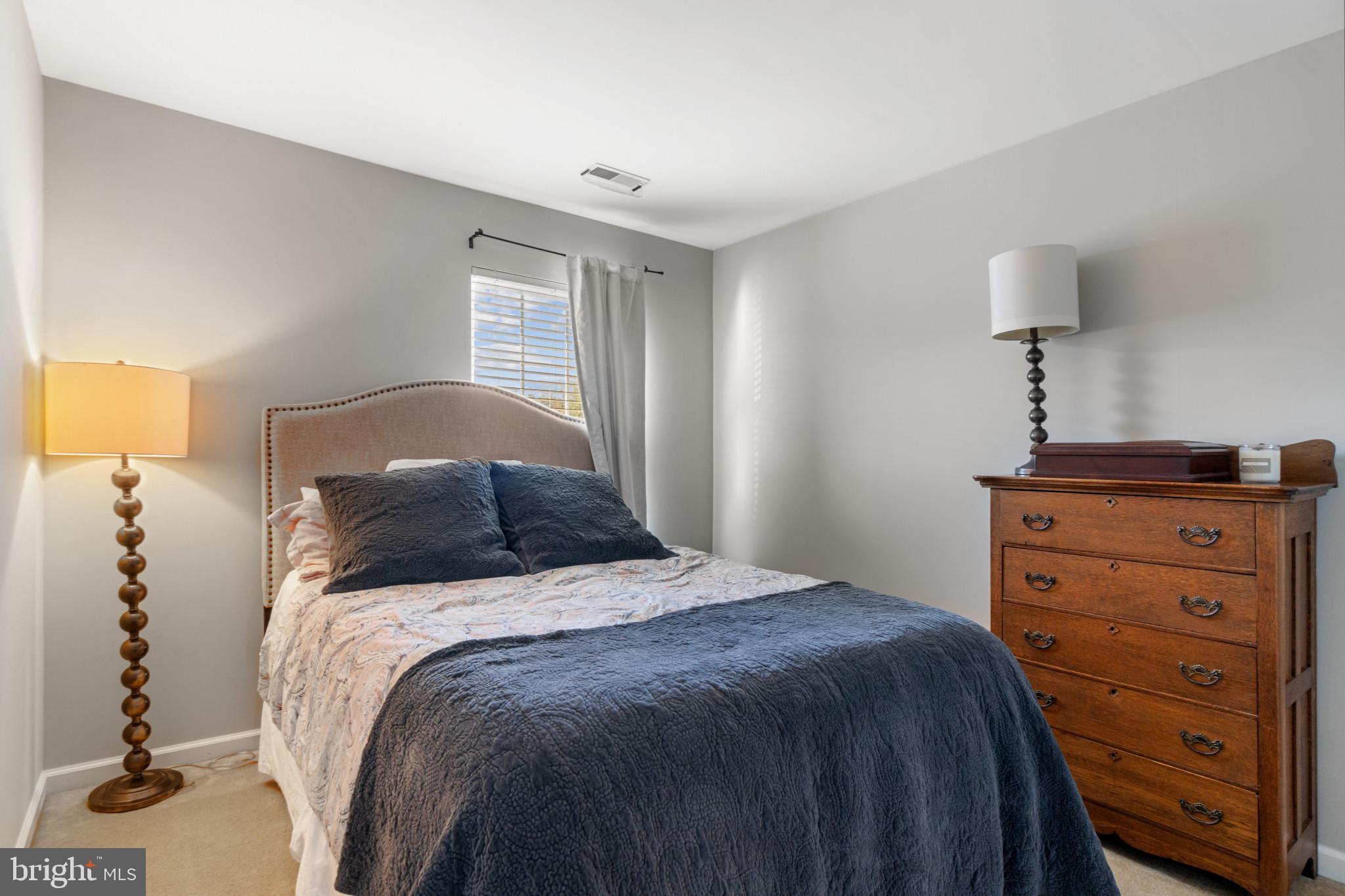 EATON SQUARE - Residential