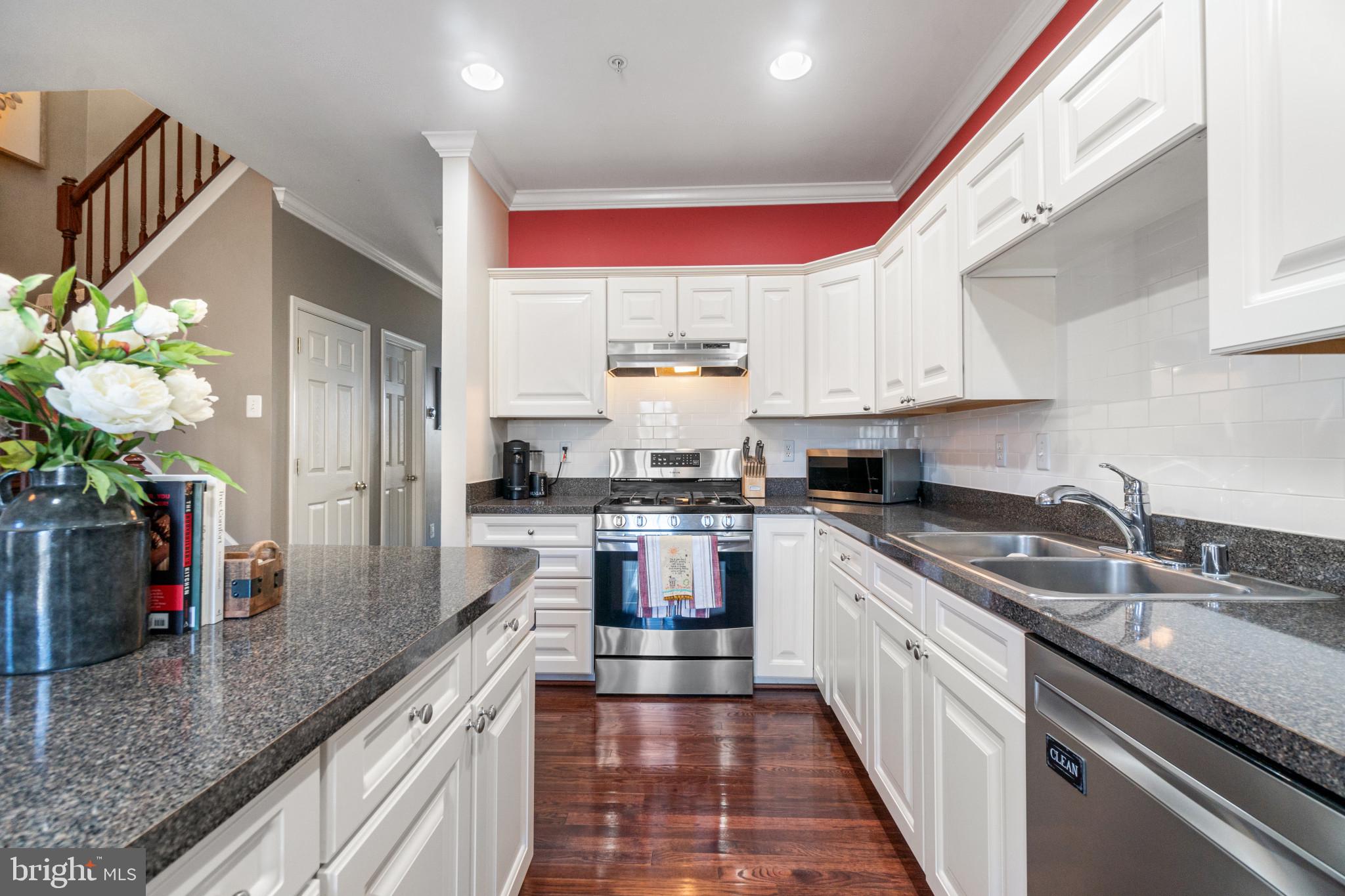 EATON SQUARE - Residential