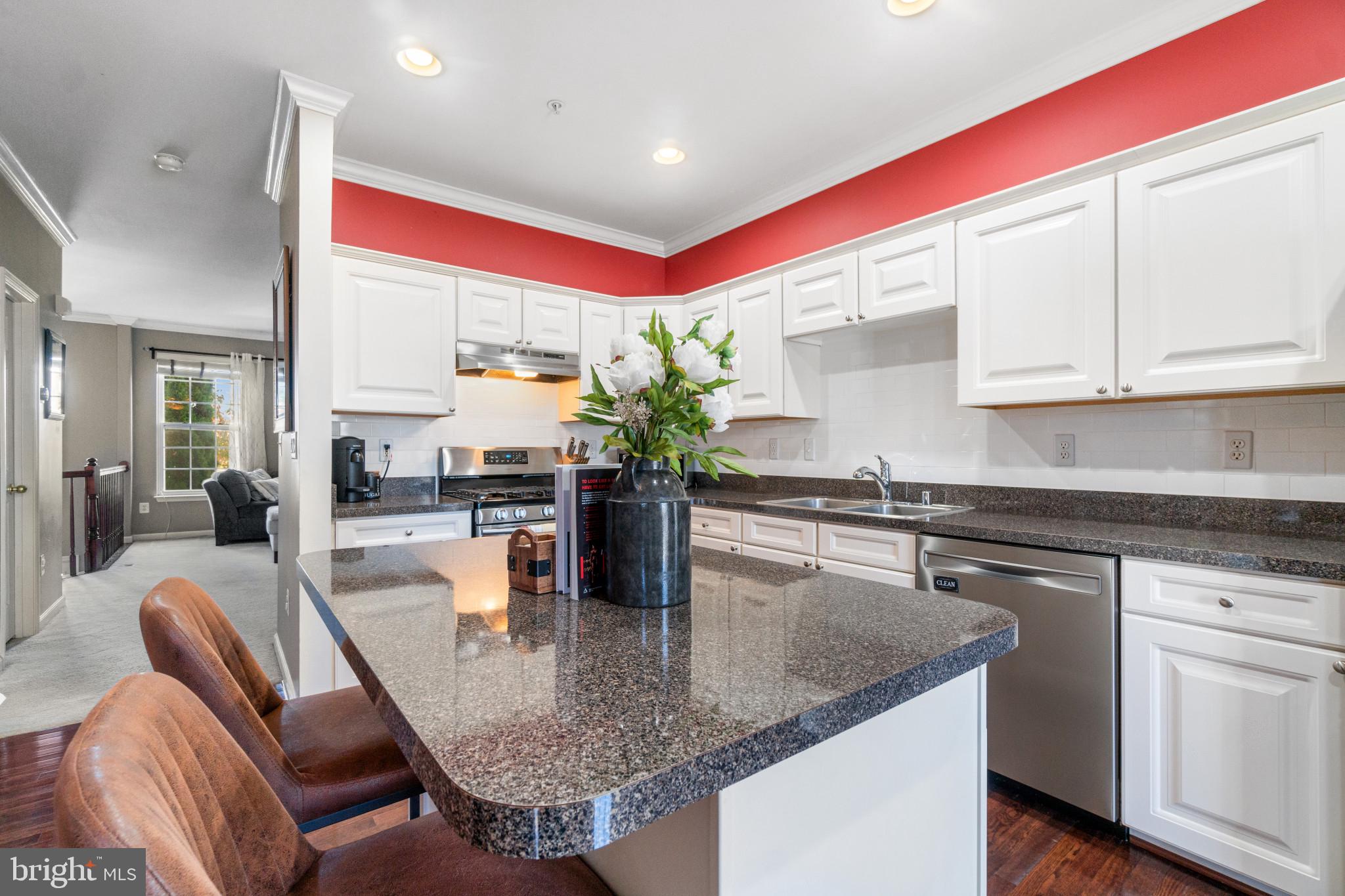 EATON SQUARE - Residential