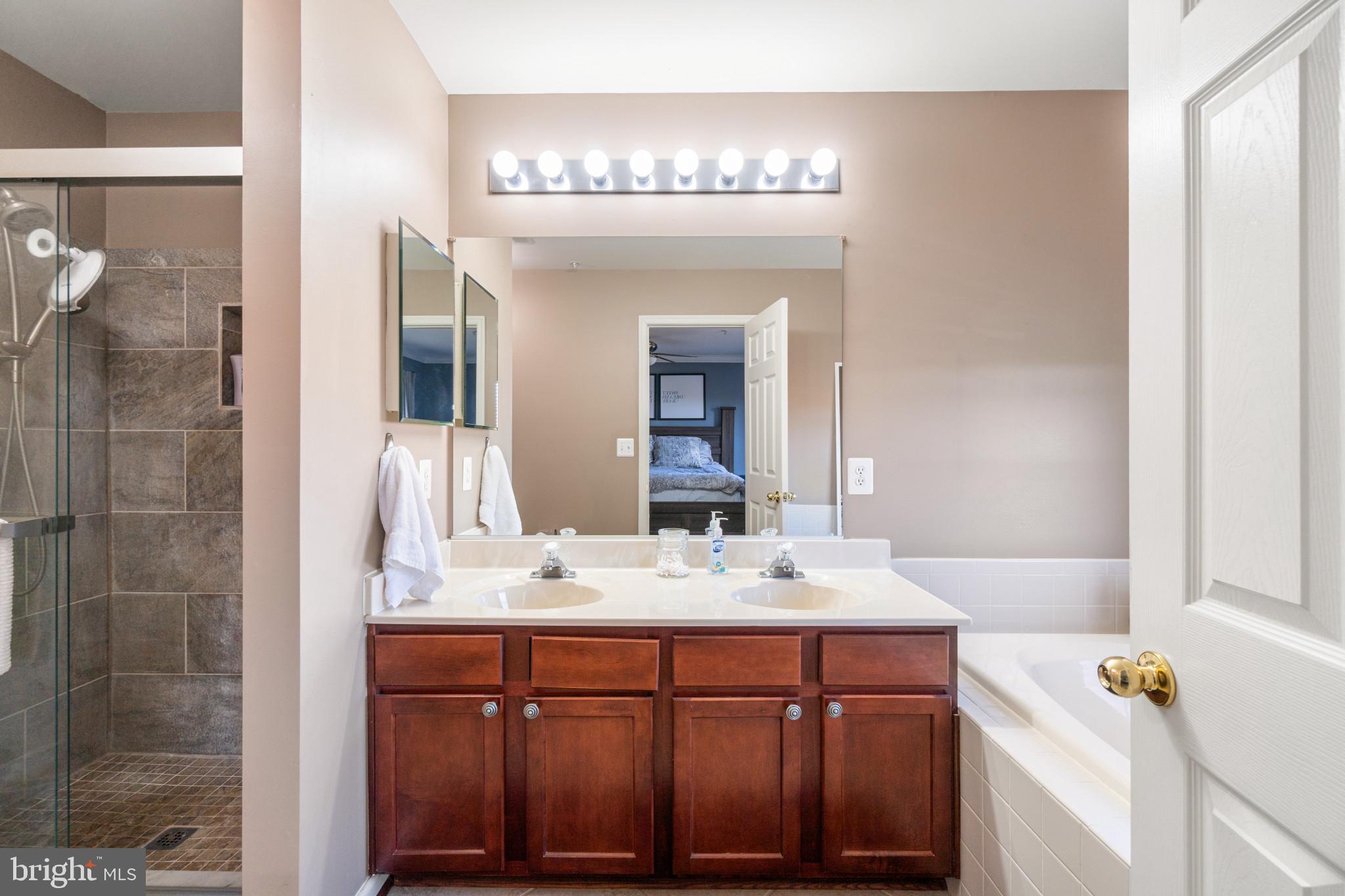 EATON SQUARE - Residential