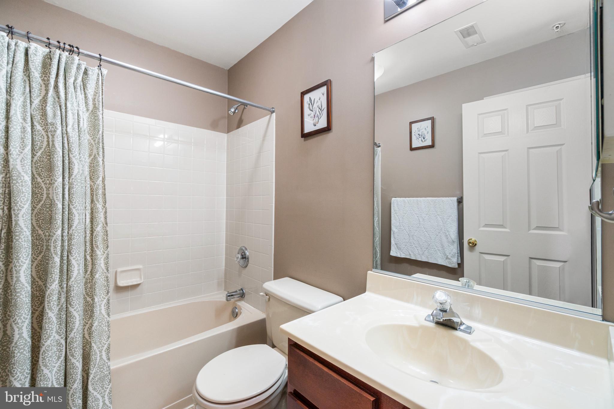 EATON SQUARE - Residential