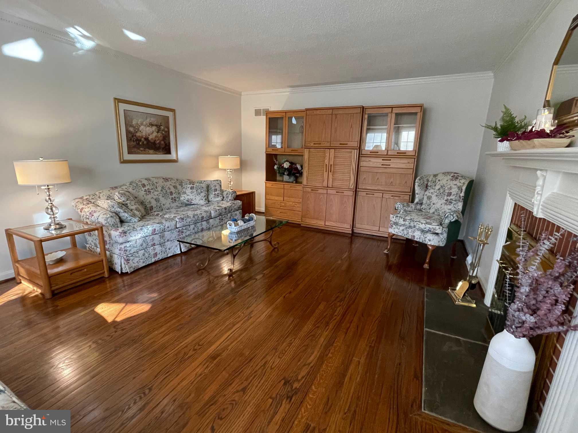 11 BIRCH KNOLL KNOLL