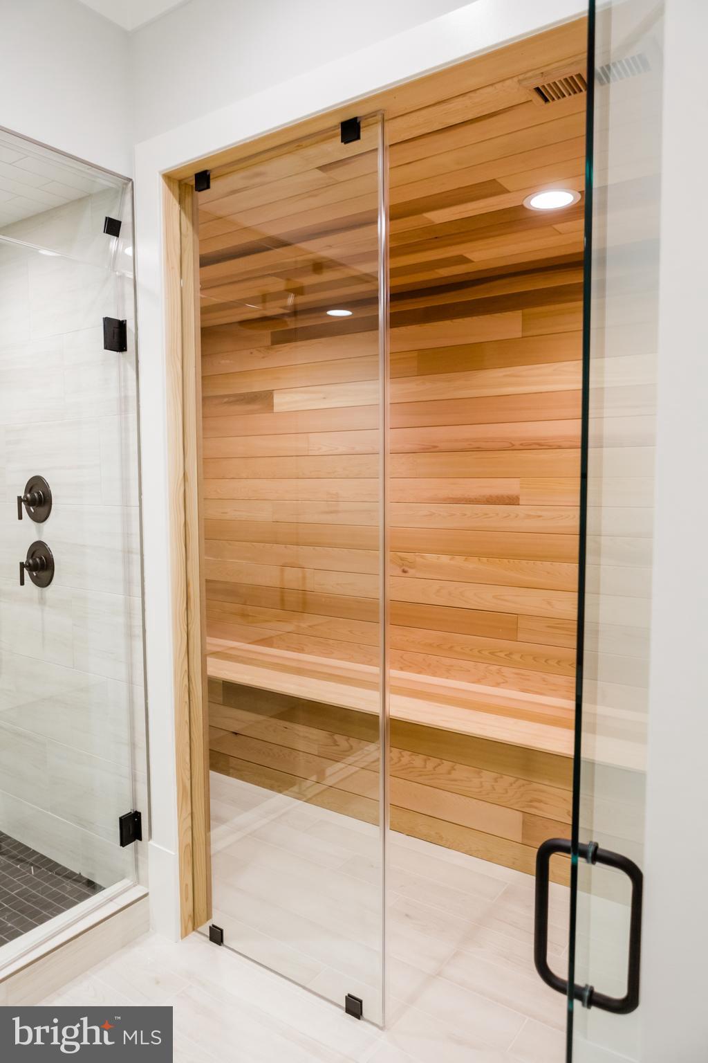 CHESTNUT KNOLLS - Residential