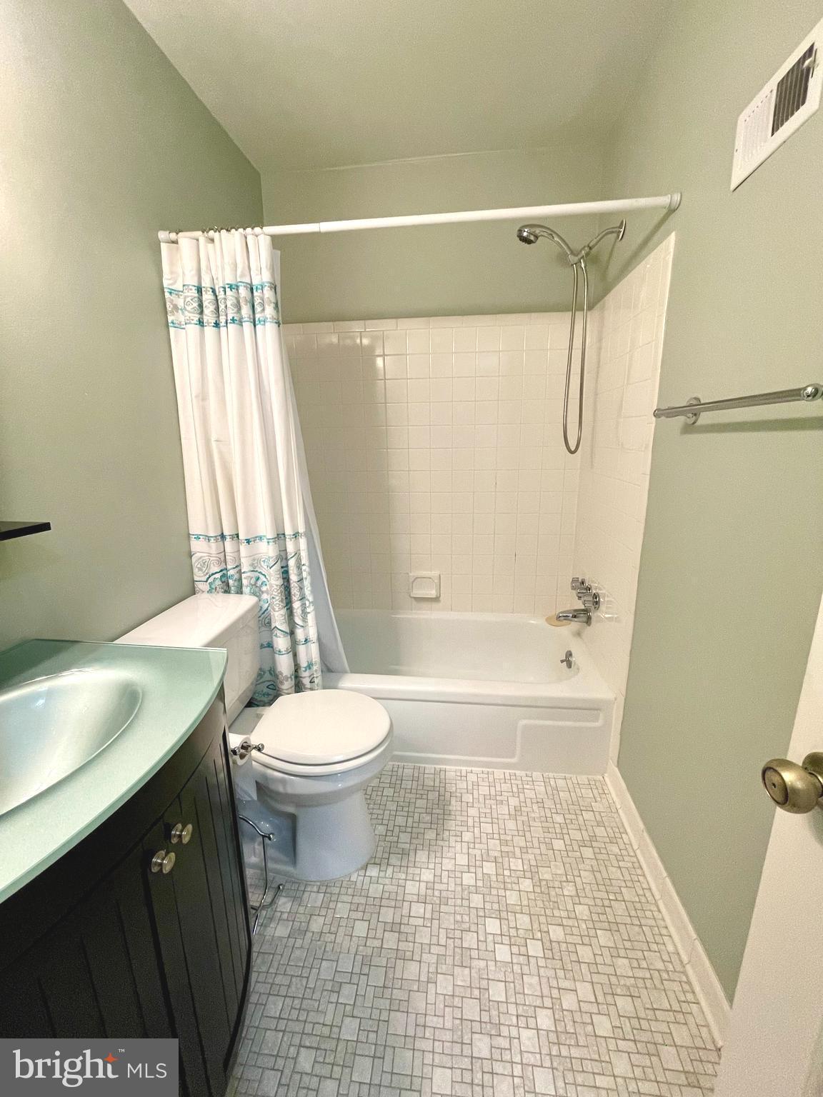 KENWOOD FOREST - Residential Lease