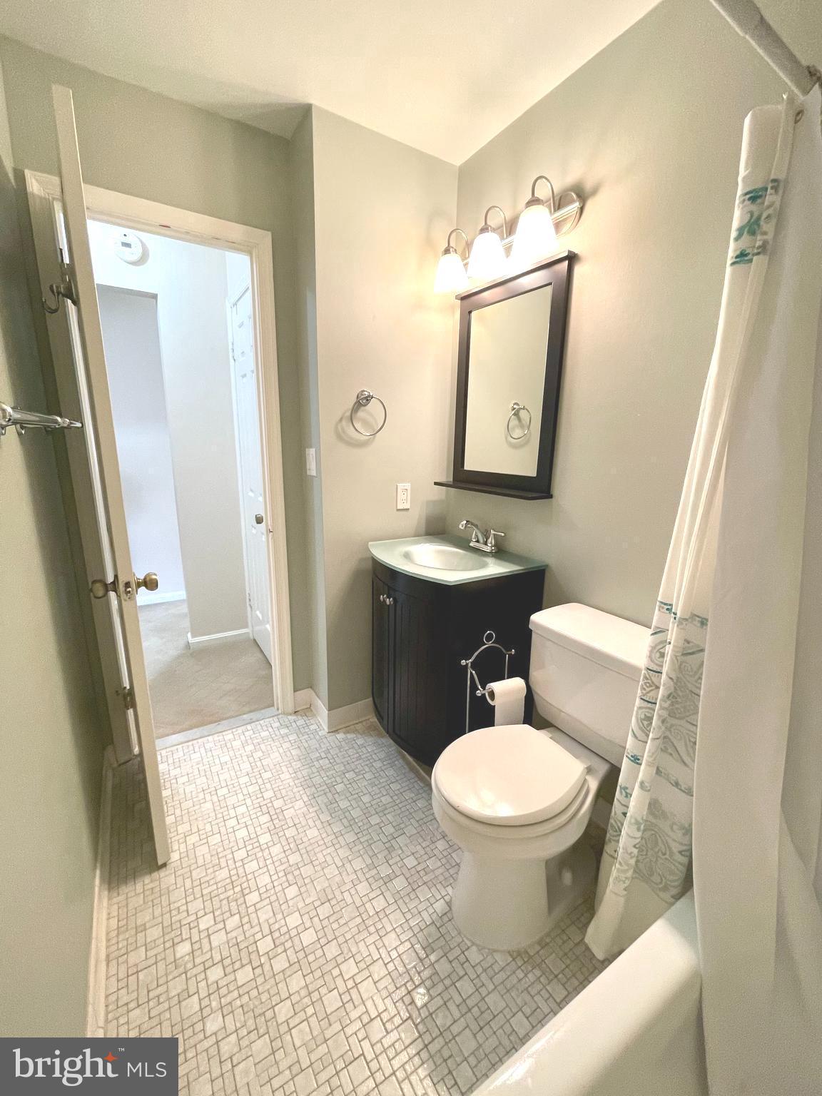 KENWOOD FOREST - Residential Lease