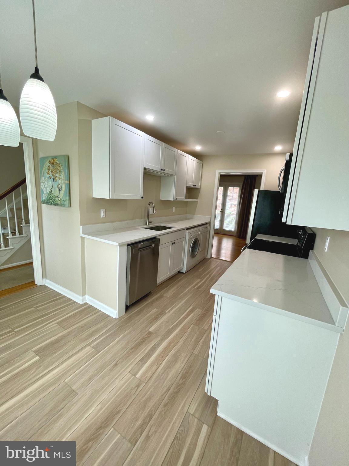 KENWOOD FOREST - Residential Lease