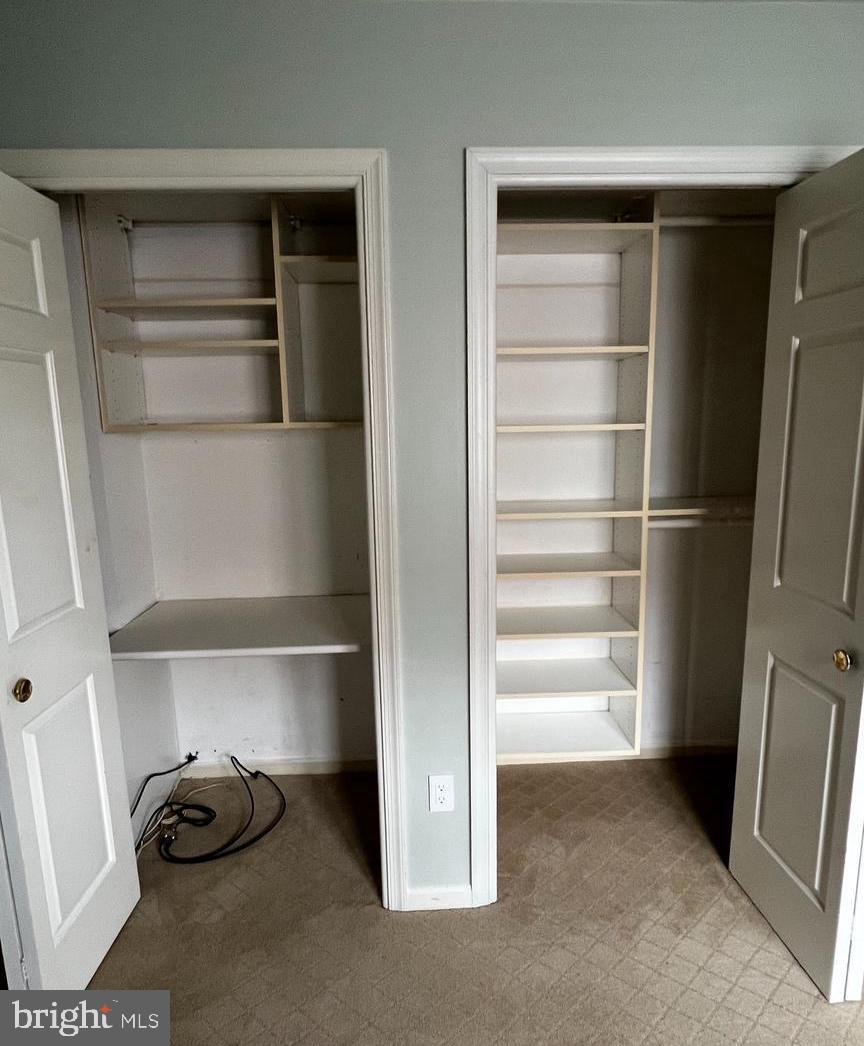 KENWOOD FOREST - Residential Lease