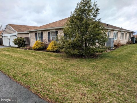Condo For Sale - 5694 Burning Tree Lane<br/> MACUNGIE, PA 18062