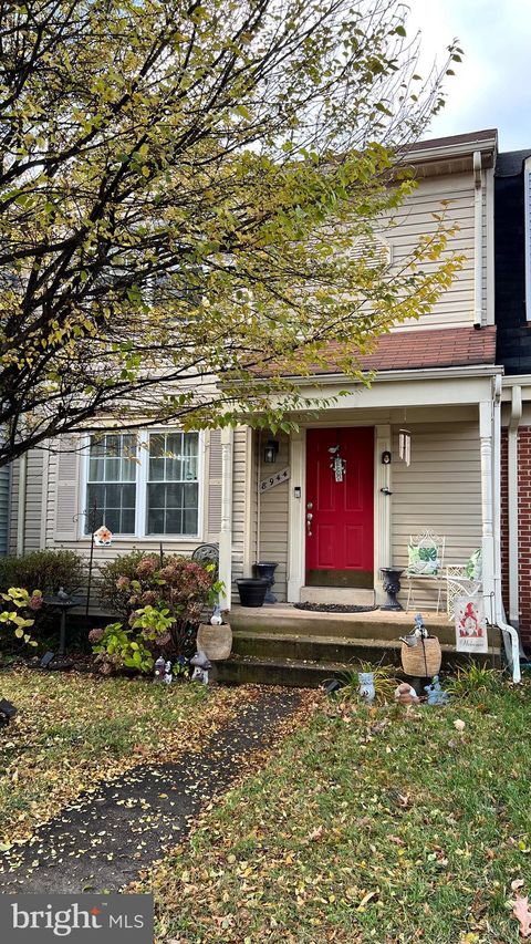 Townhouse For Sale - 8944 Princeton Park Drive<br/> MANASSAS, VA 20110