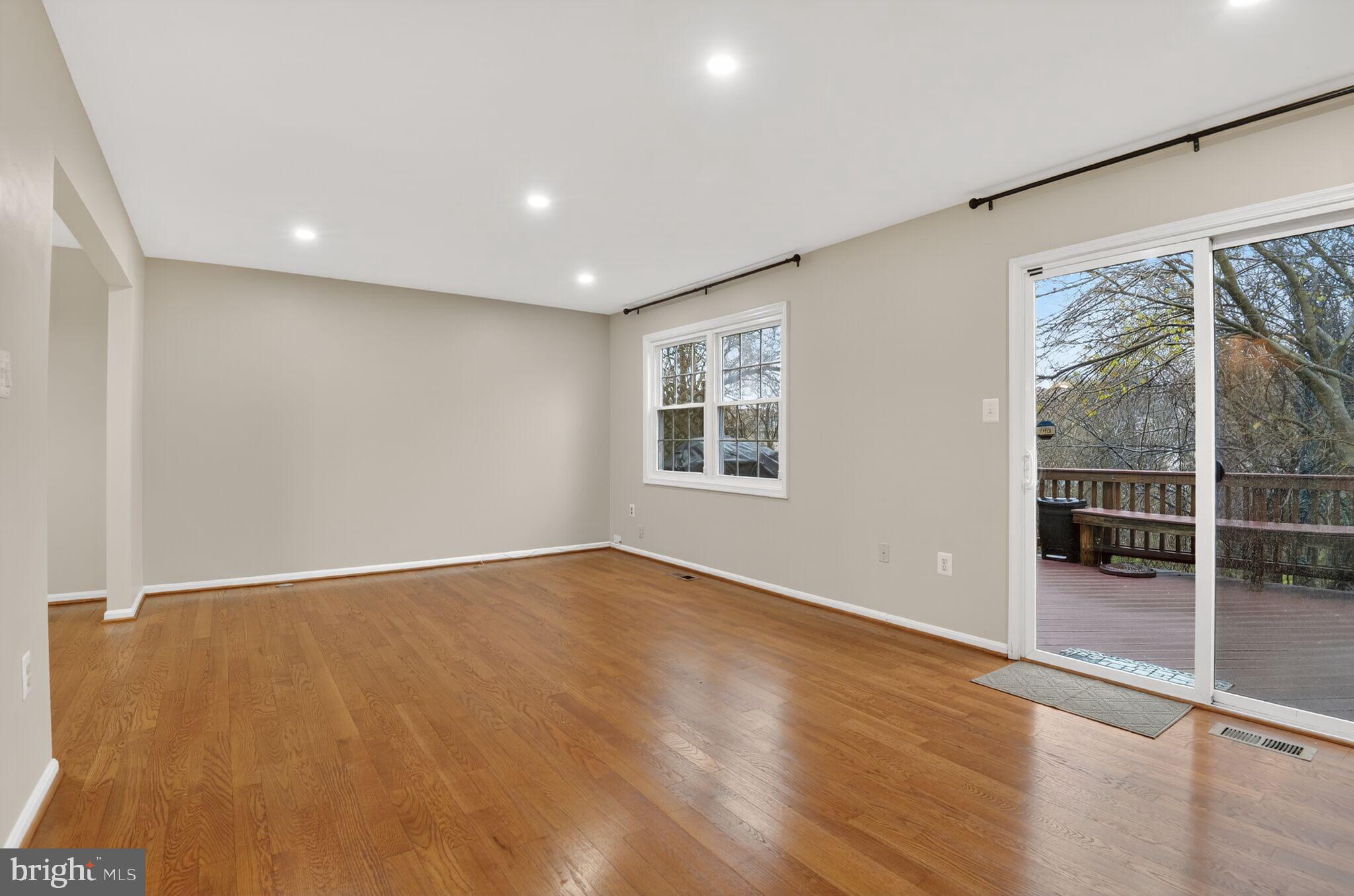 POINT OF WOODS EAST - Residential