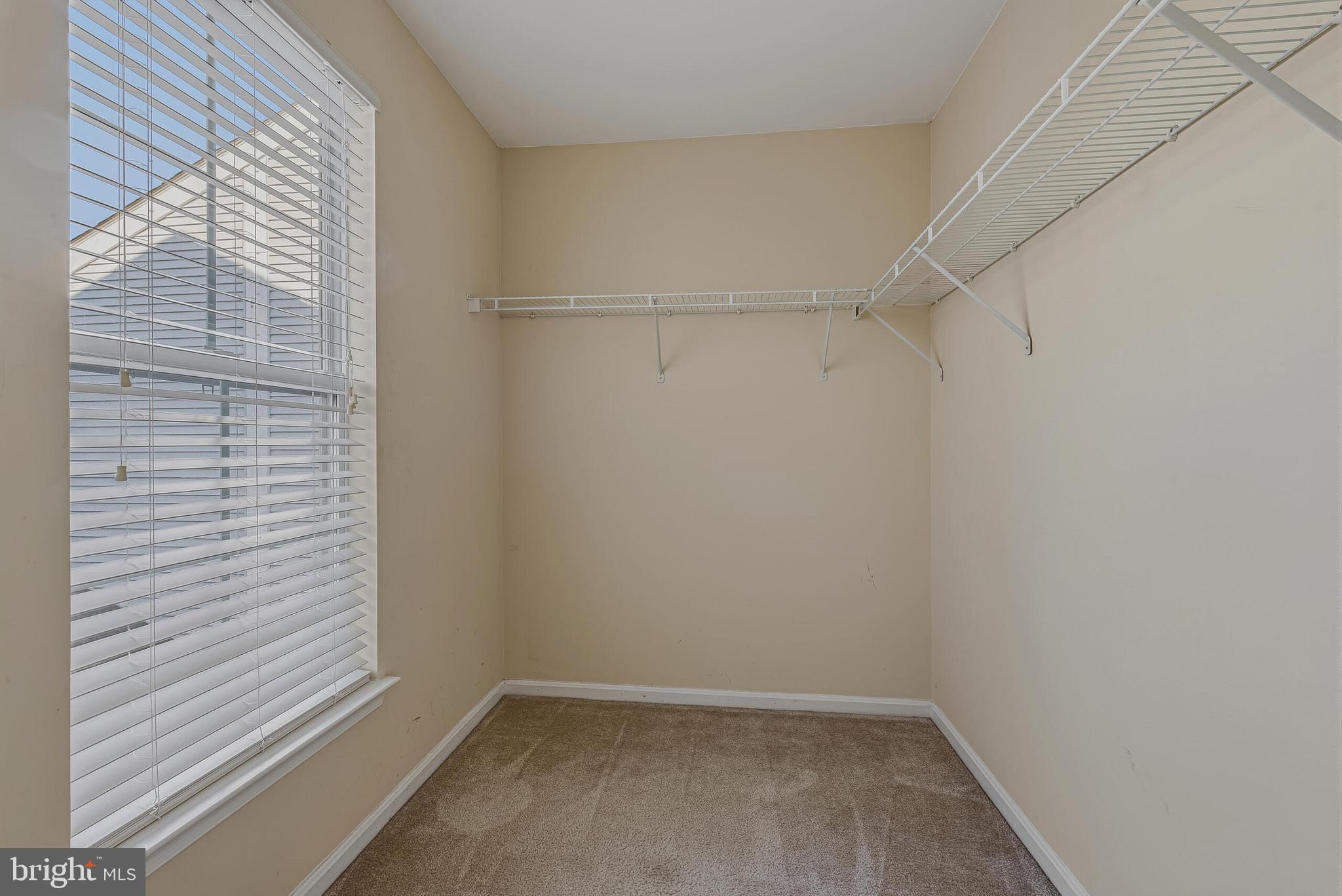 ASHBURN VILLAGE - Residential