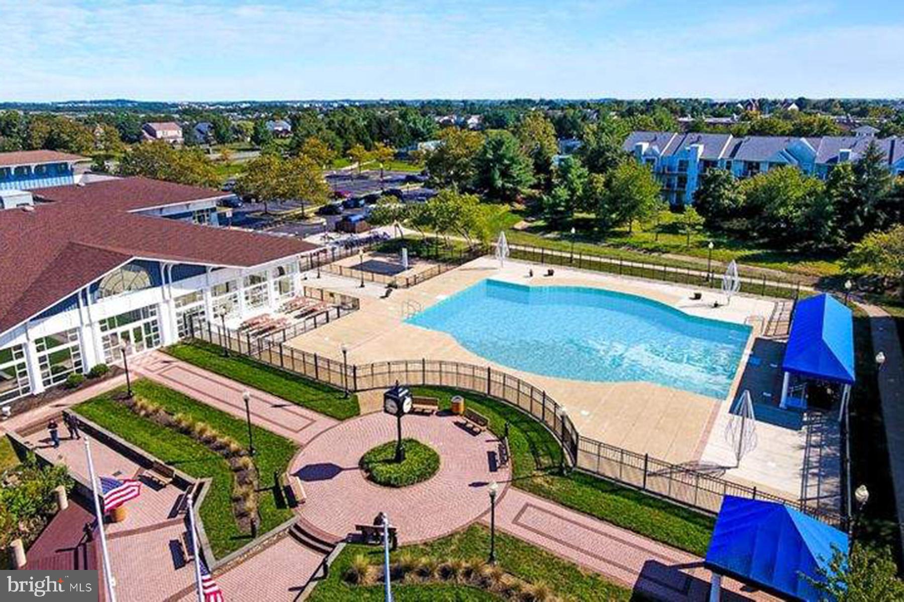 ASHBURN VILLAGE - Residential