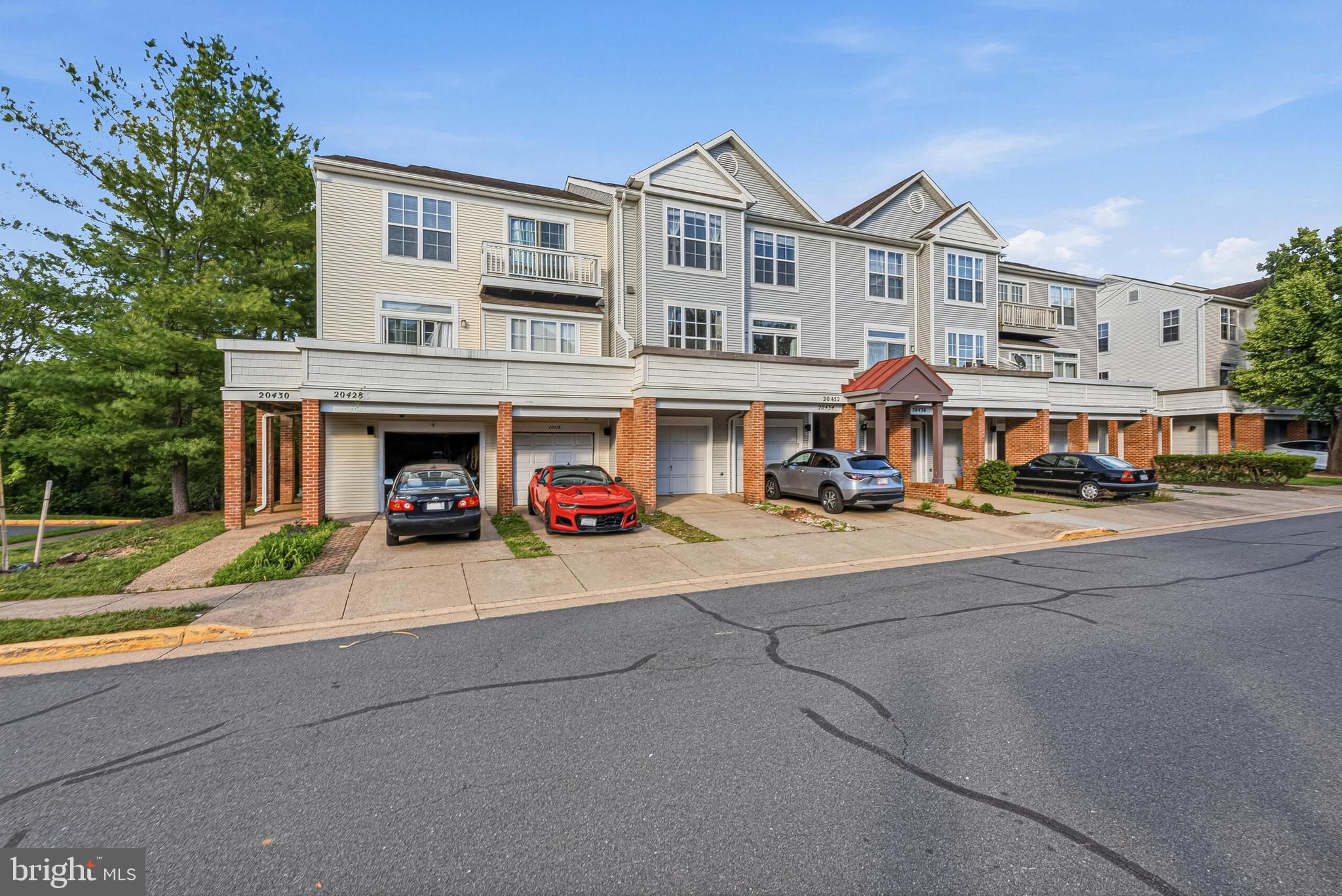 ASHBURN VILLAGE - Residential