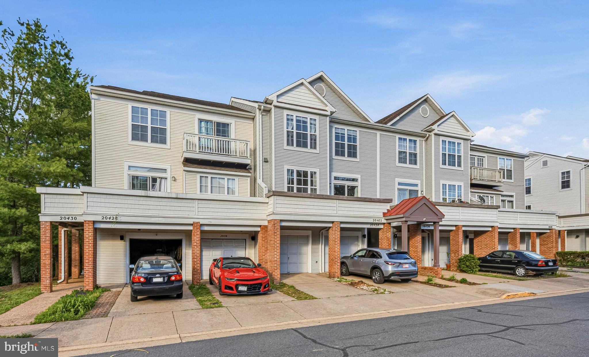 ASHBURN VILLAGE - Residential