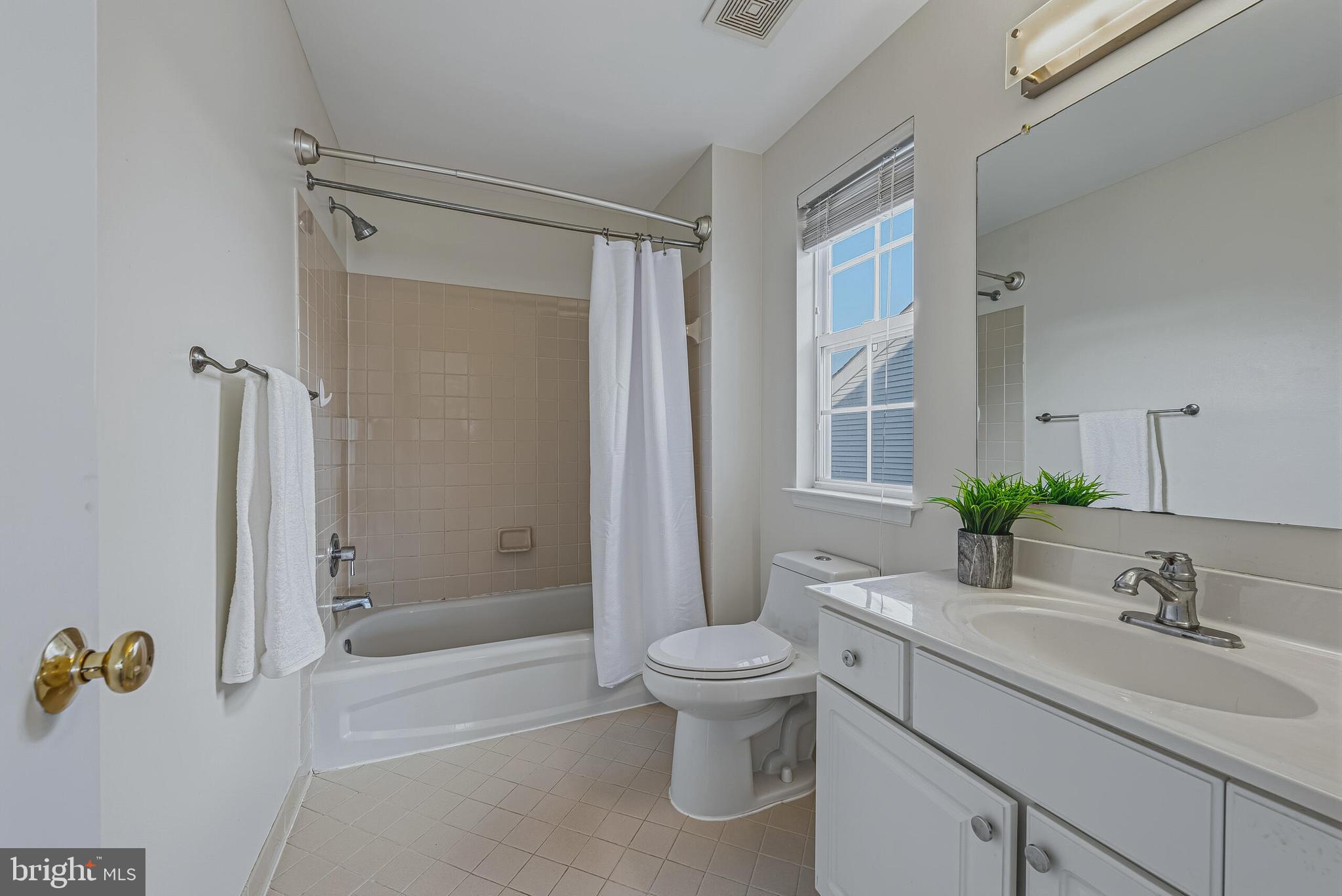 ASHBURN VILLAGE - Residential