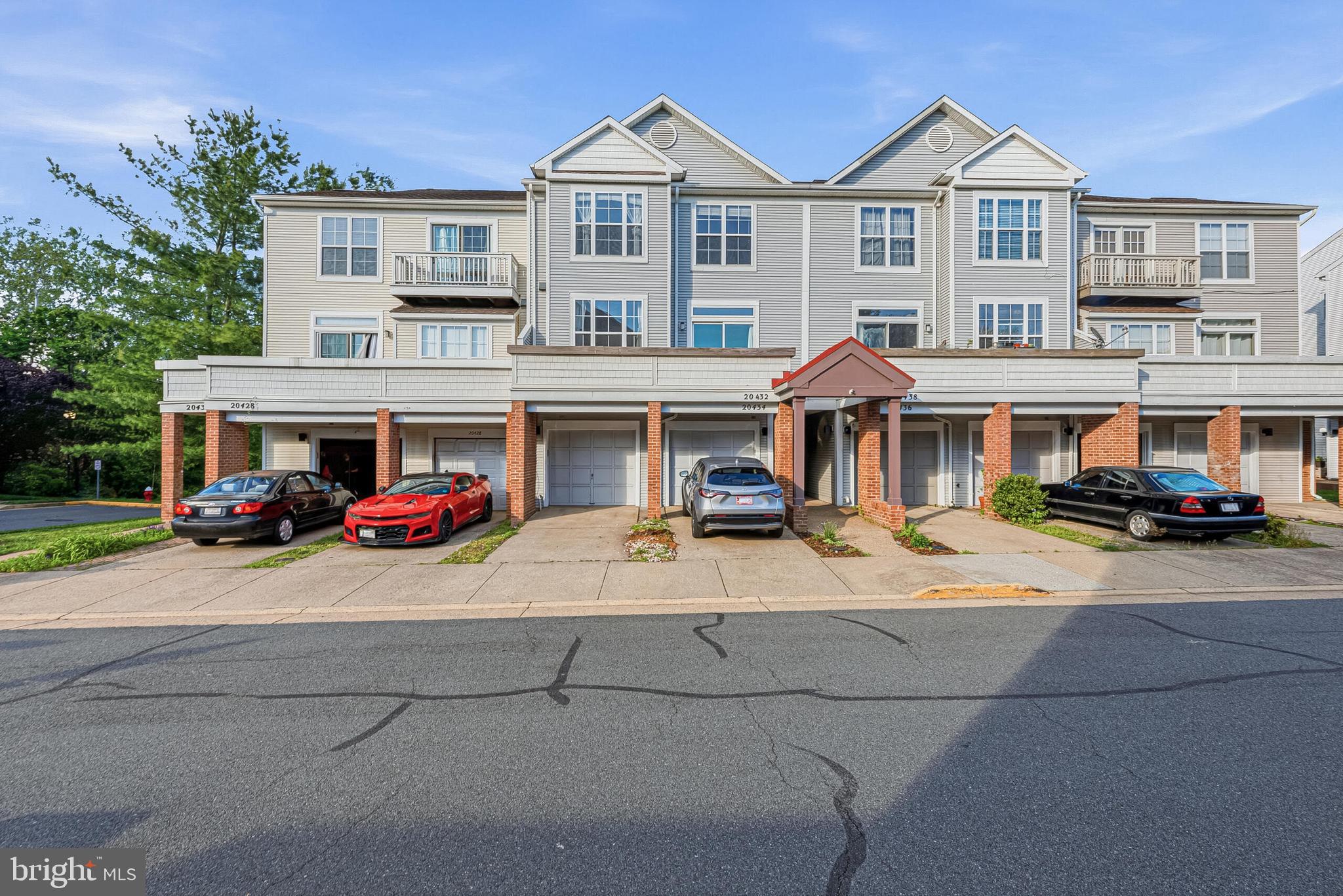 ASHBURN VILLAGE - Residential