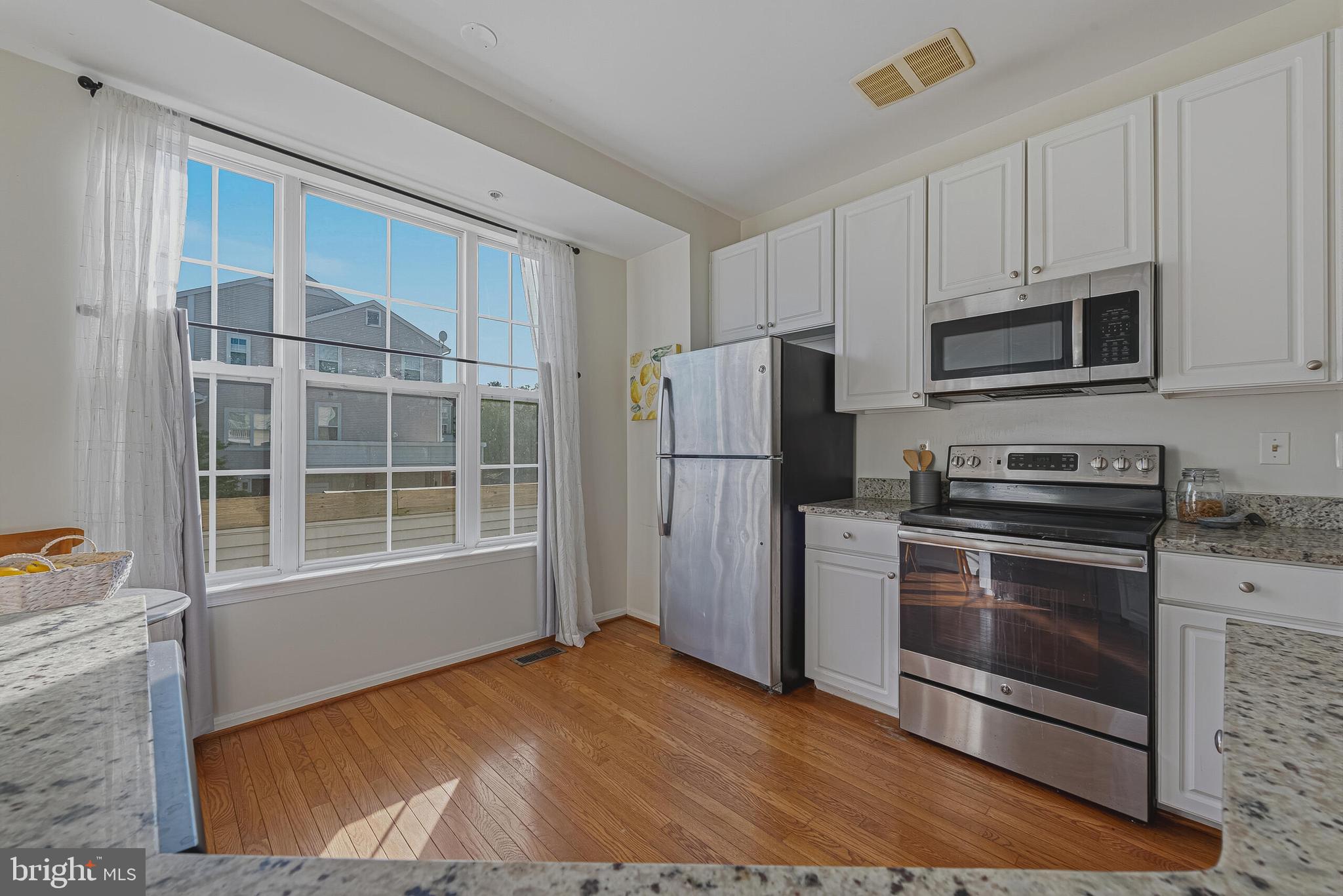 ASHBURN VILLAGE - Residential