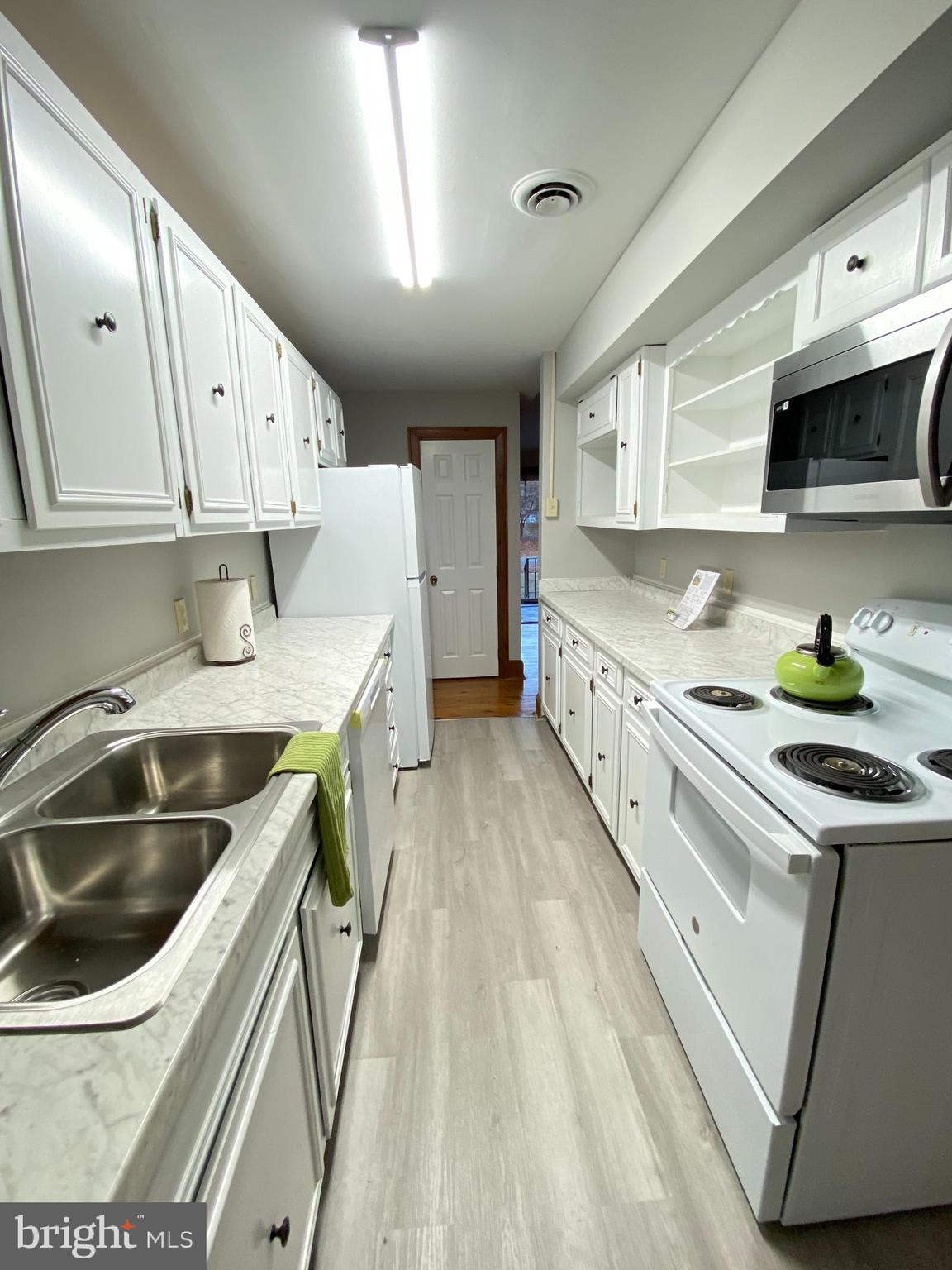 CAROLINE PINES - Residential